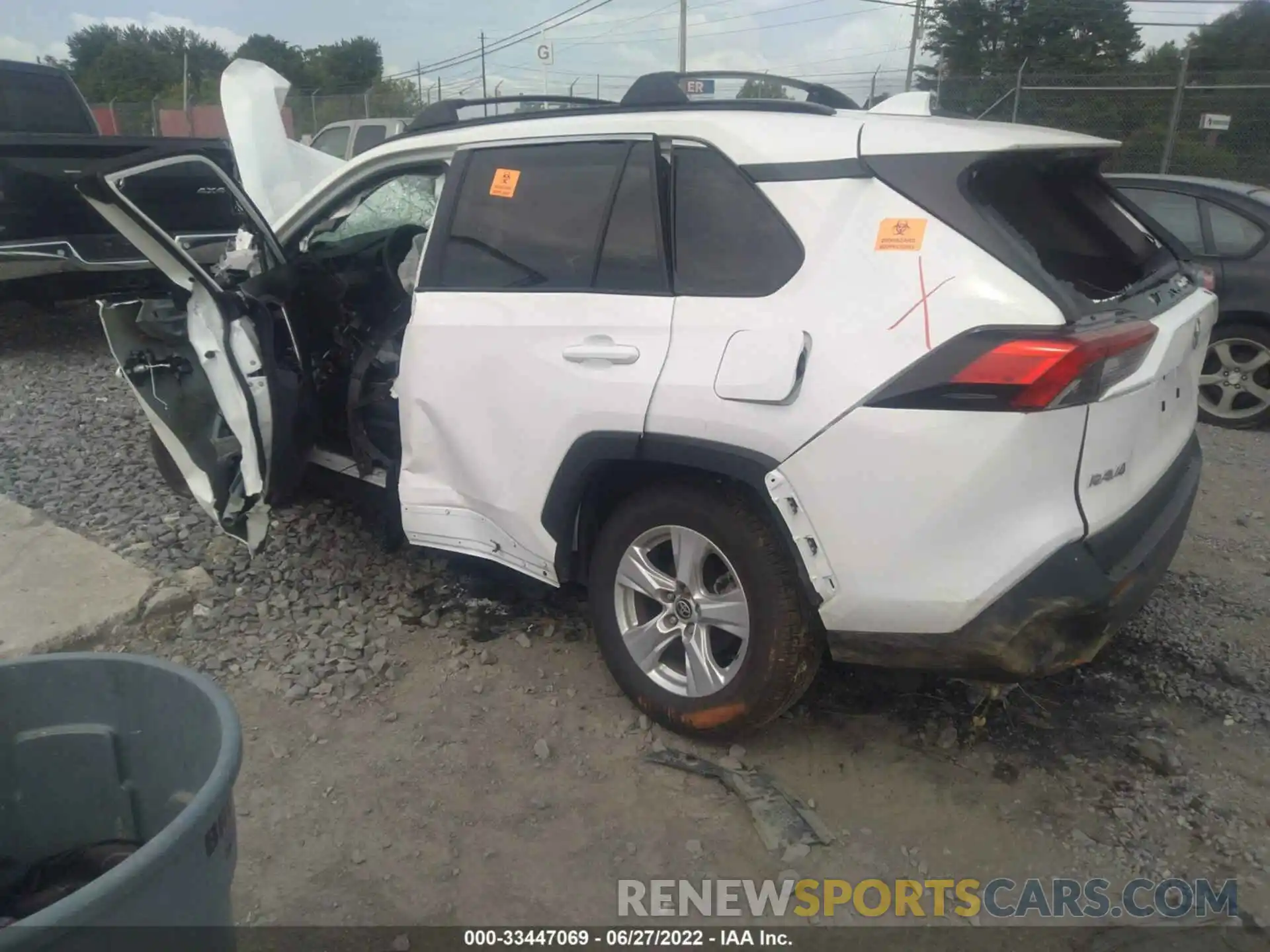 3 Photograph of a damaged car 2T3P1RFV4MC250301 TOYOTA RAV4 2021