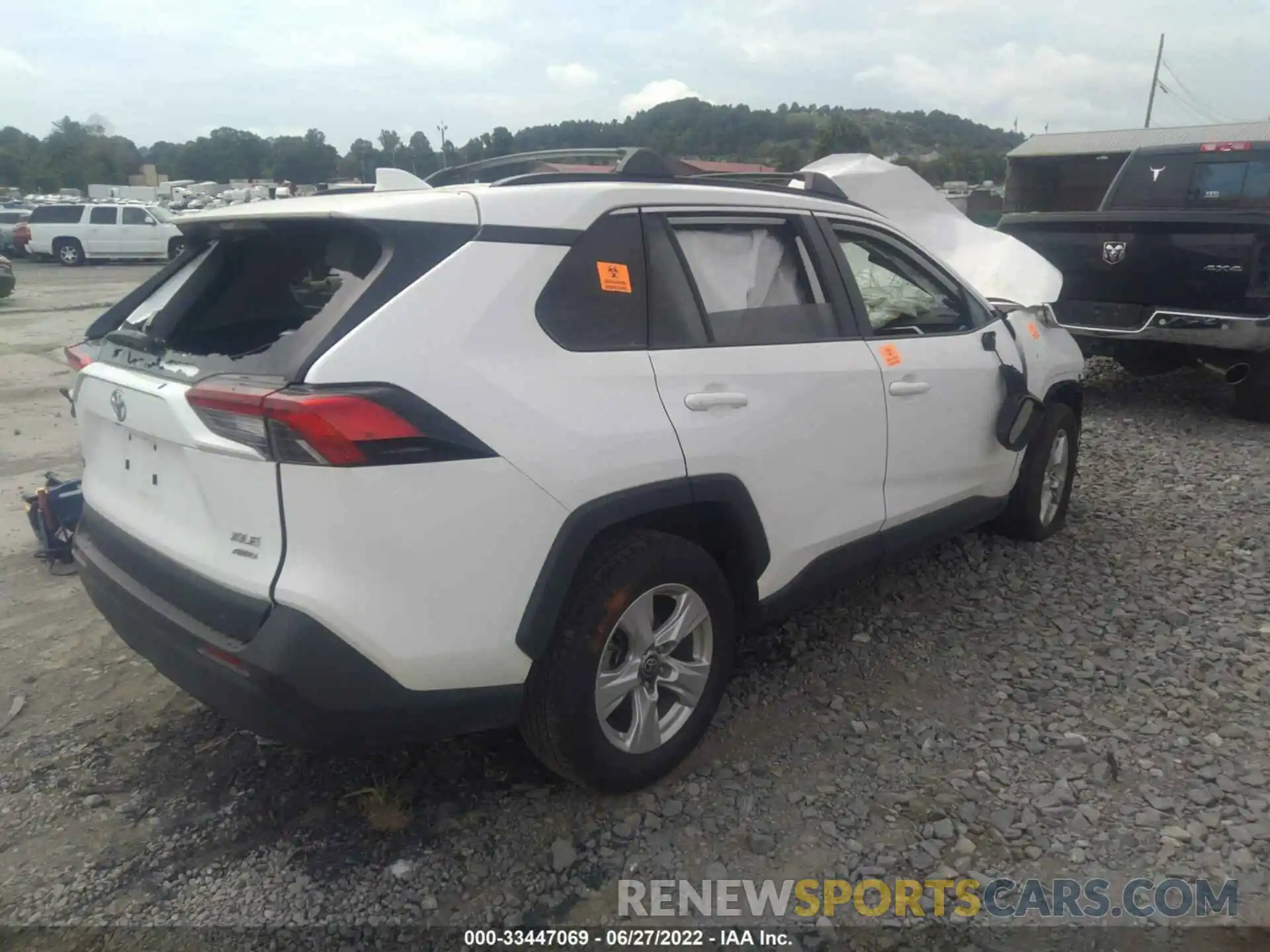 4 Photograph of a damaged car 2T3P1RFV4MC250301 TOYOTA RAV4 2021