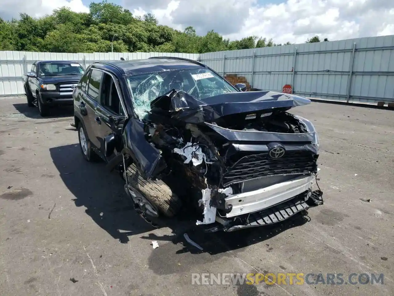 1 Photograph of a damaged car 2T3P1RFV4MW141674 TOYOTA RAV4 2021