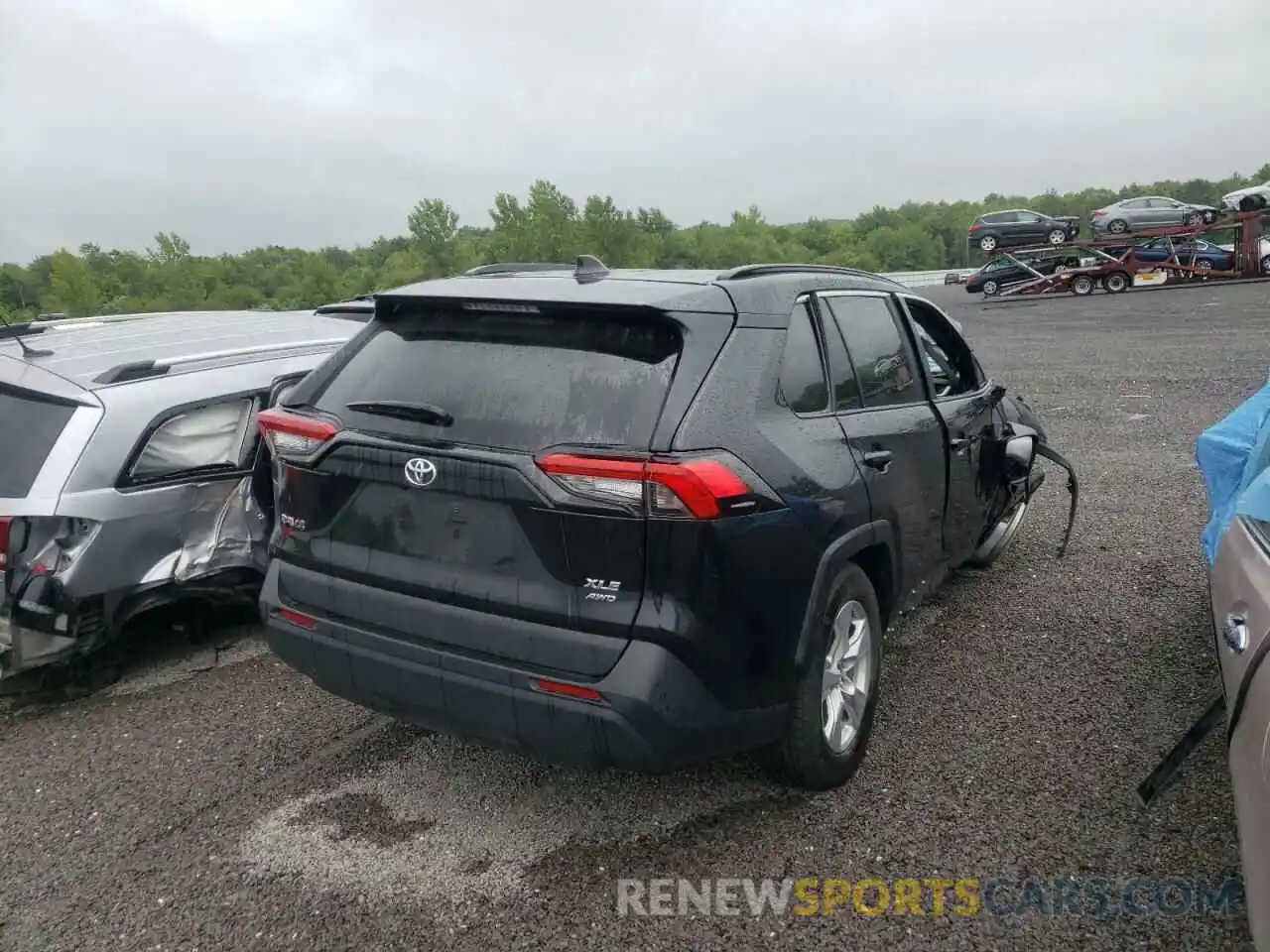 4 Photograph of a damaged car 2T3P1RFV4MW141674 TOYOTA RAV4 2021