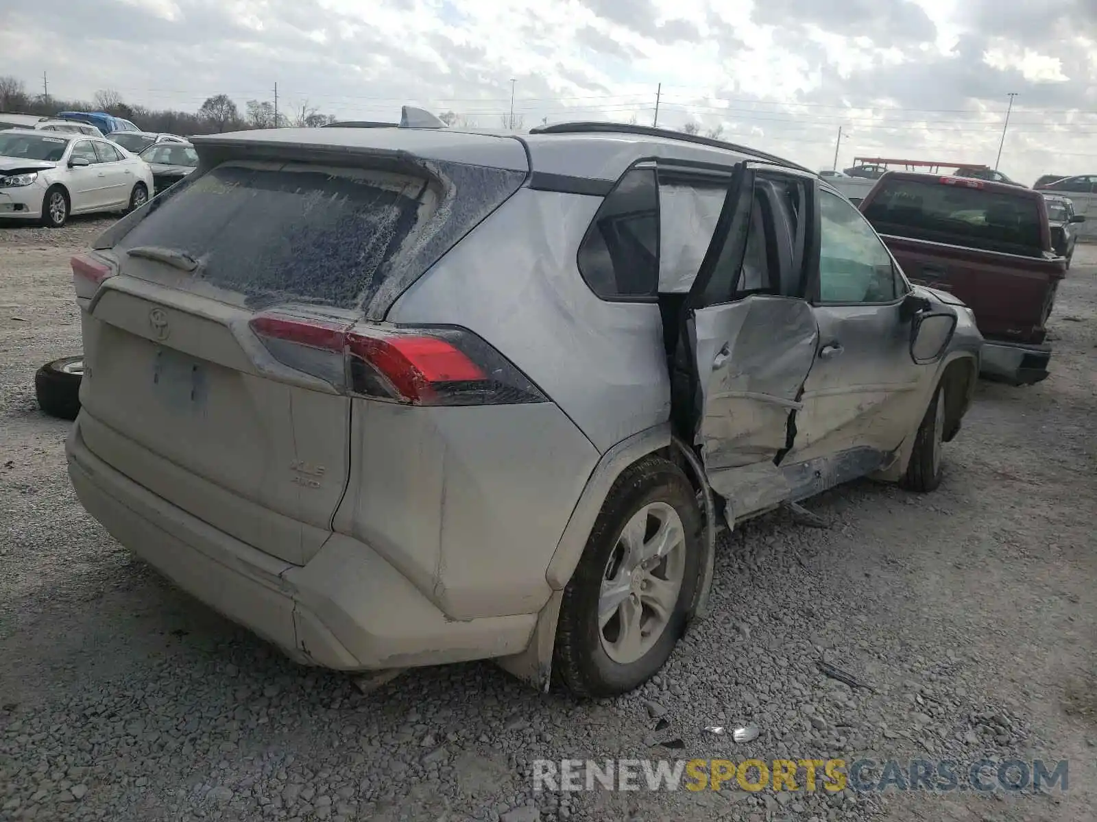 4 Photograph of a damaged car 2T3P1RFV4MW145367 TOYOTA RAV4 2021