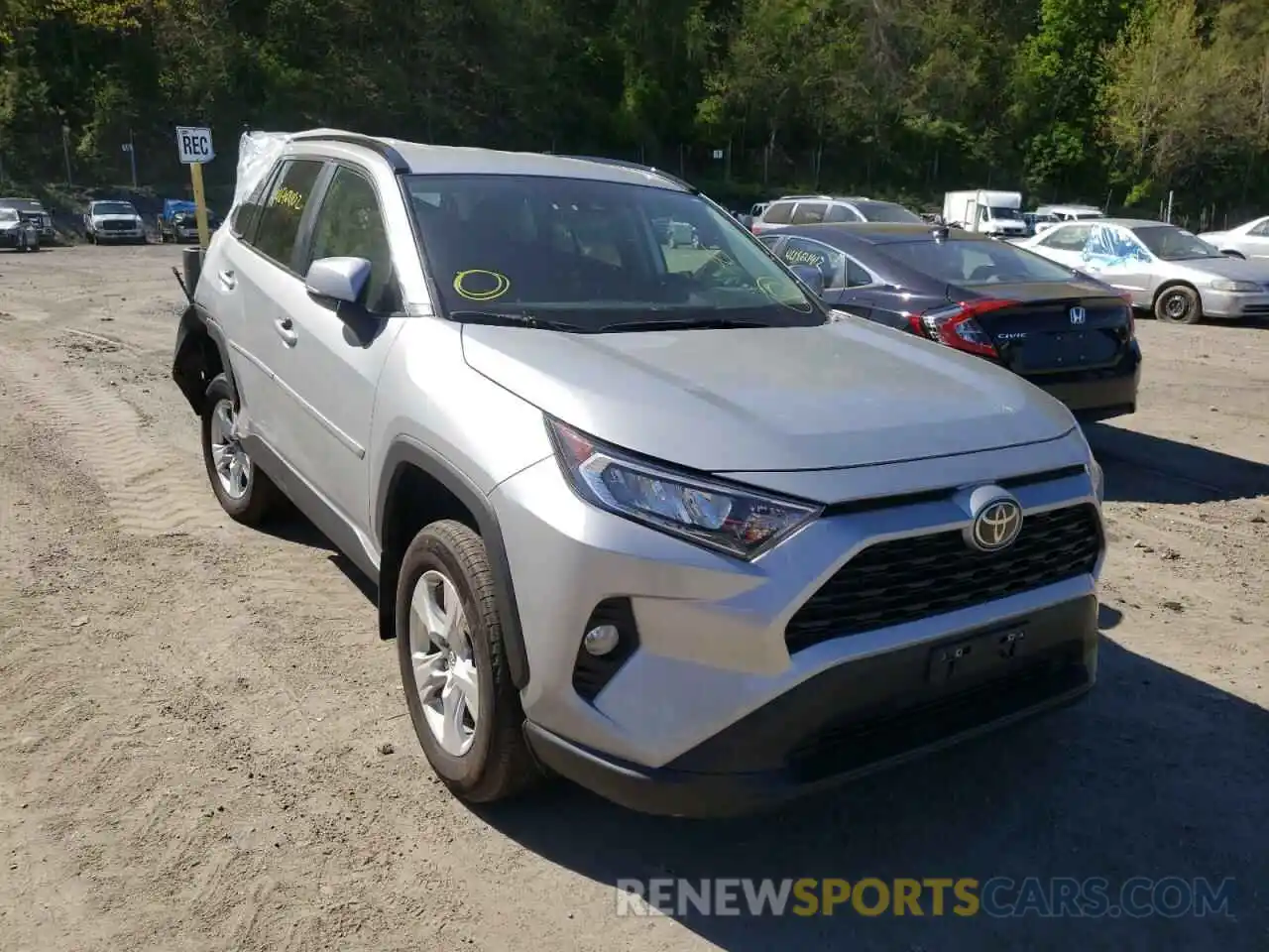 1 Photograph of a damaged car 2T3P1RFV4MW151329 TOYOTA RAV4 2021