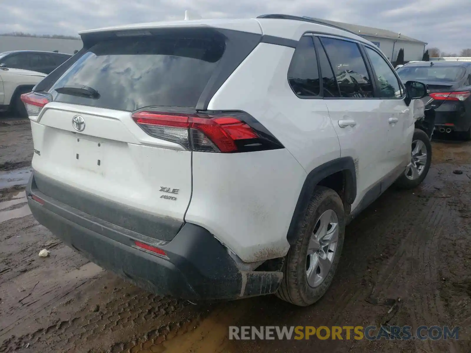 4 Photograph of a damaged car 2T3P1RFV4MW152058 TOYOTA RAV4 2021