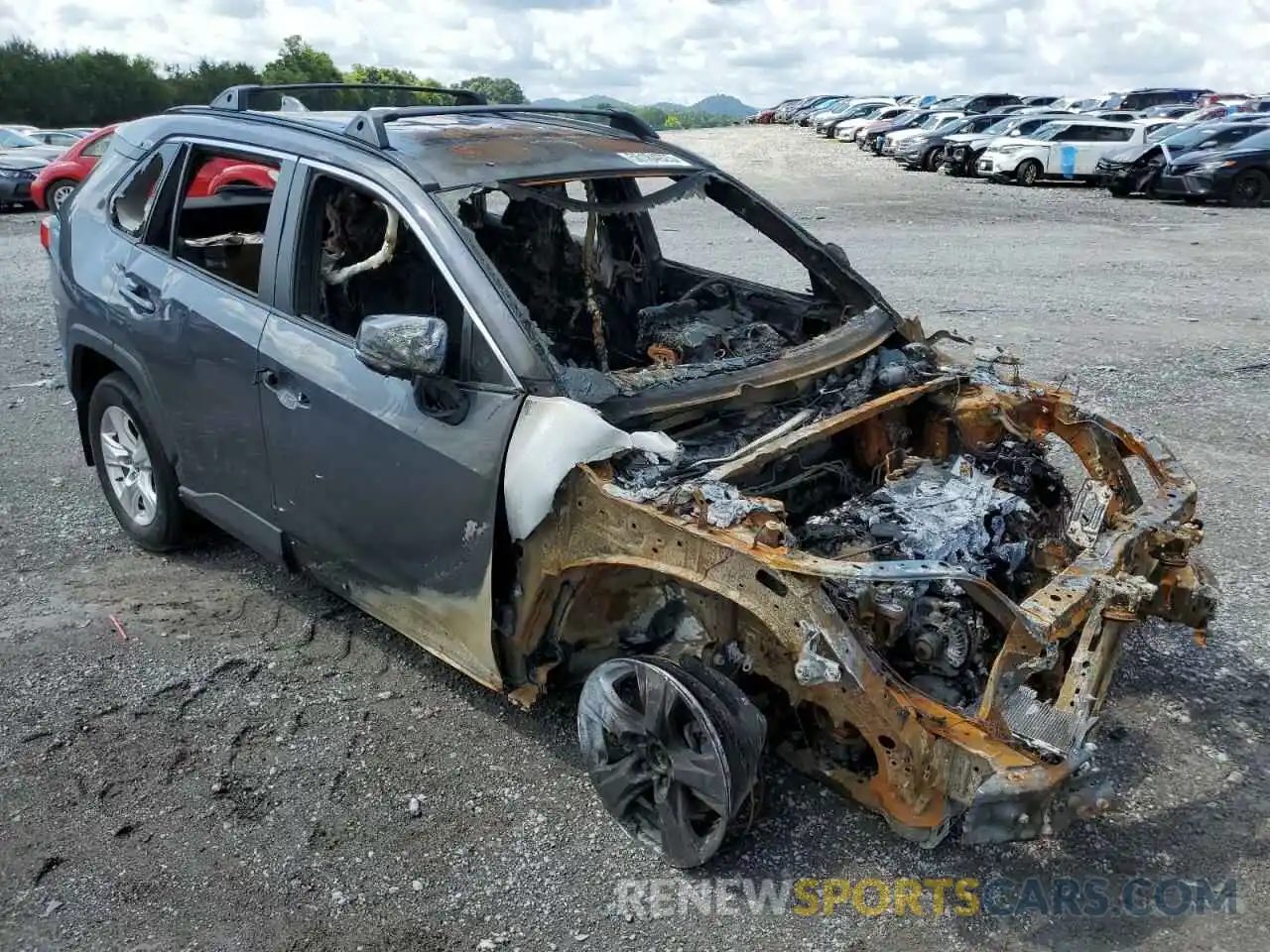 4 Photograph of a damaged car 2T3P1RFV4MW170799 TOYOTA RAV4 2021