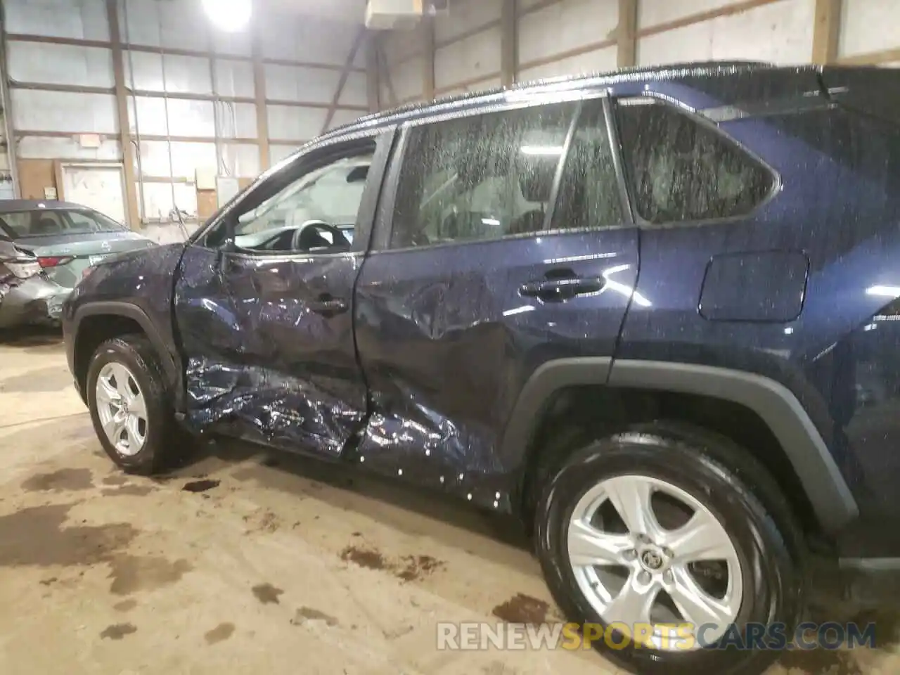 10 Photograph of a damaged car 2T3P1RFV4MW180510 TOYOTA RAV4 2021