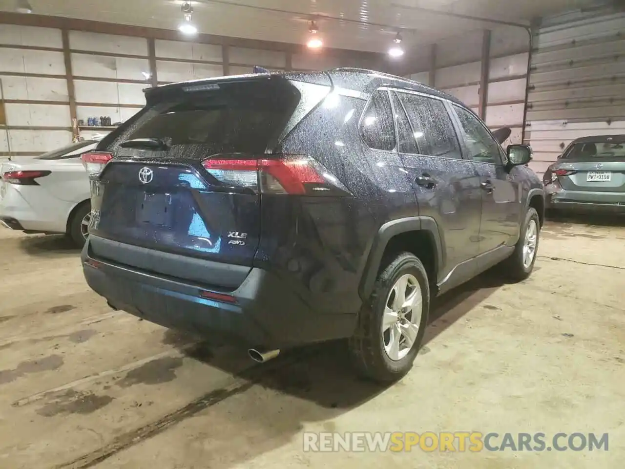 4 Photograph of a damaged car 2T3P1RFV4MW180510 TOYOTA RAV4 2021