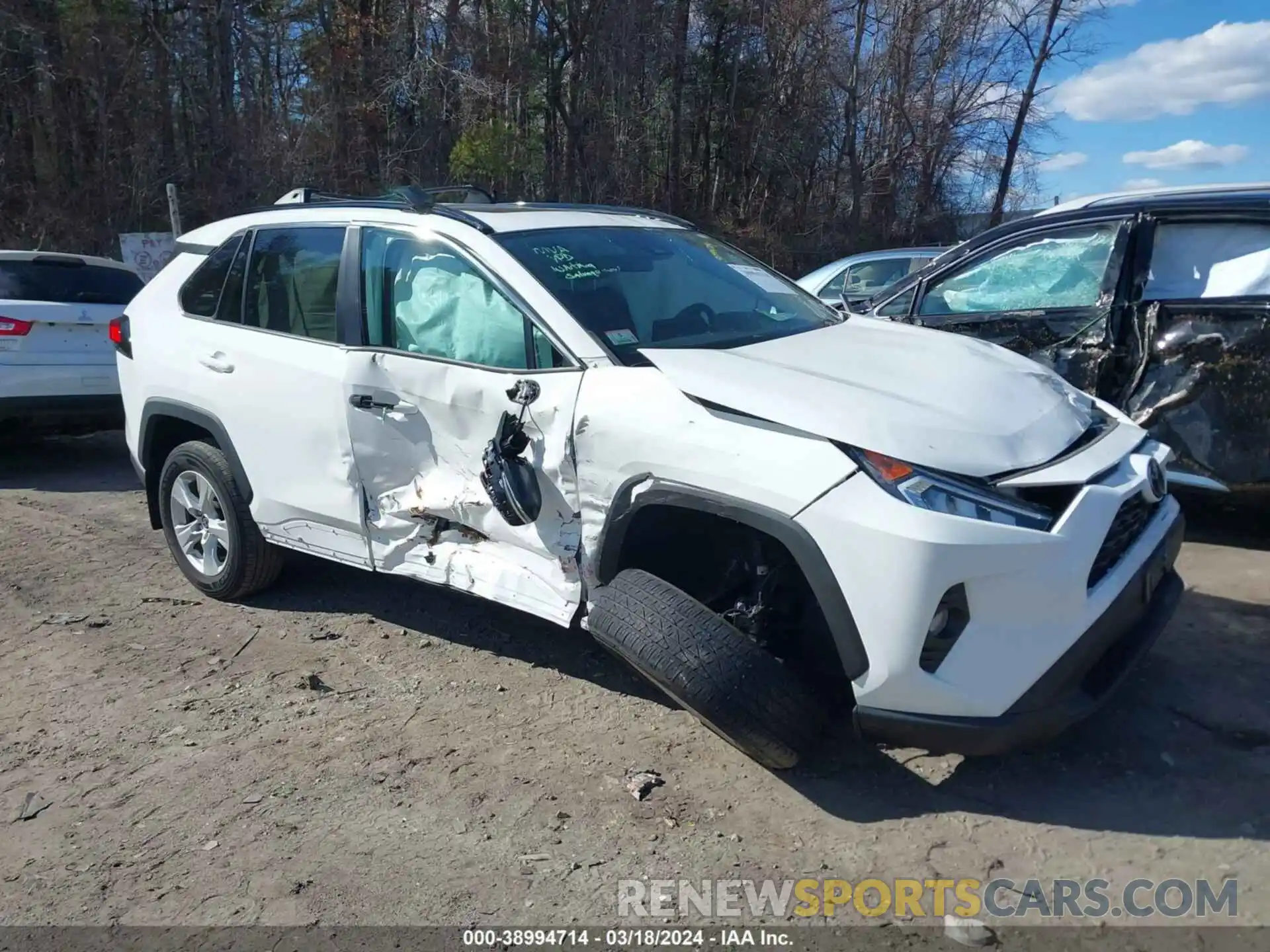 1 Photograph of a damaged car 2T3P1RFV4MW182497 TOYOTA RAV4 2021