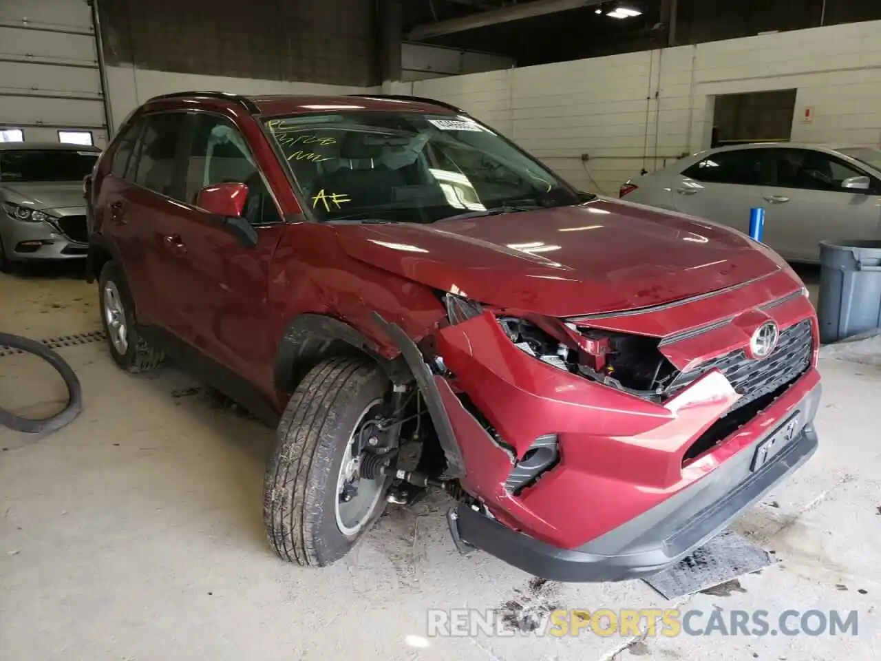 1 Photograph of a damaged car 2T3P1RFV4MW184413 TOYOTA RAV4 2021