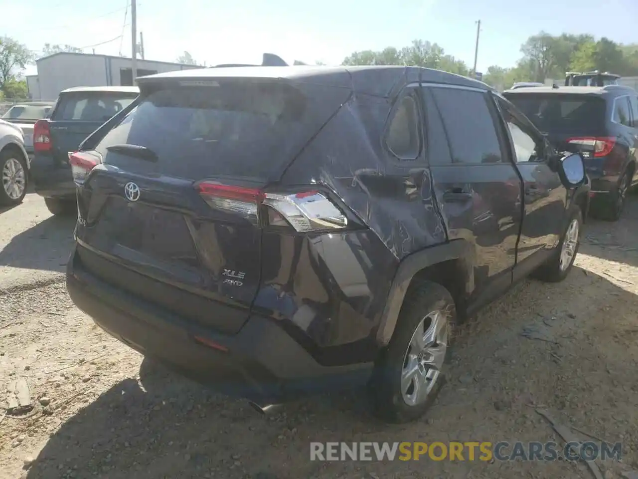 4 Photograph of a damaged car 2T3P1RFV4MW186081 TOYOTA RAV4 2021