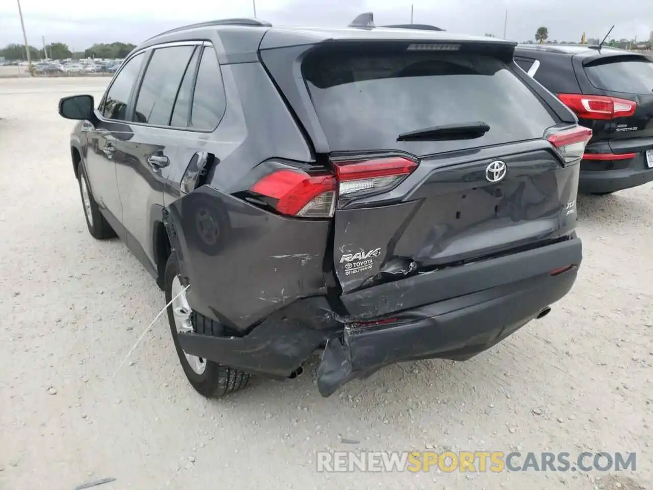 9 Photograph of a damaged car 2T3P1RFV4MW187148 TOYOTA RAV4 2021