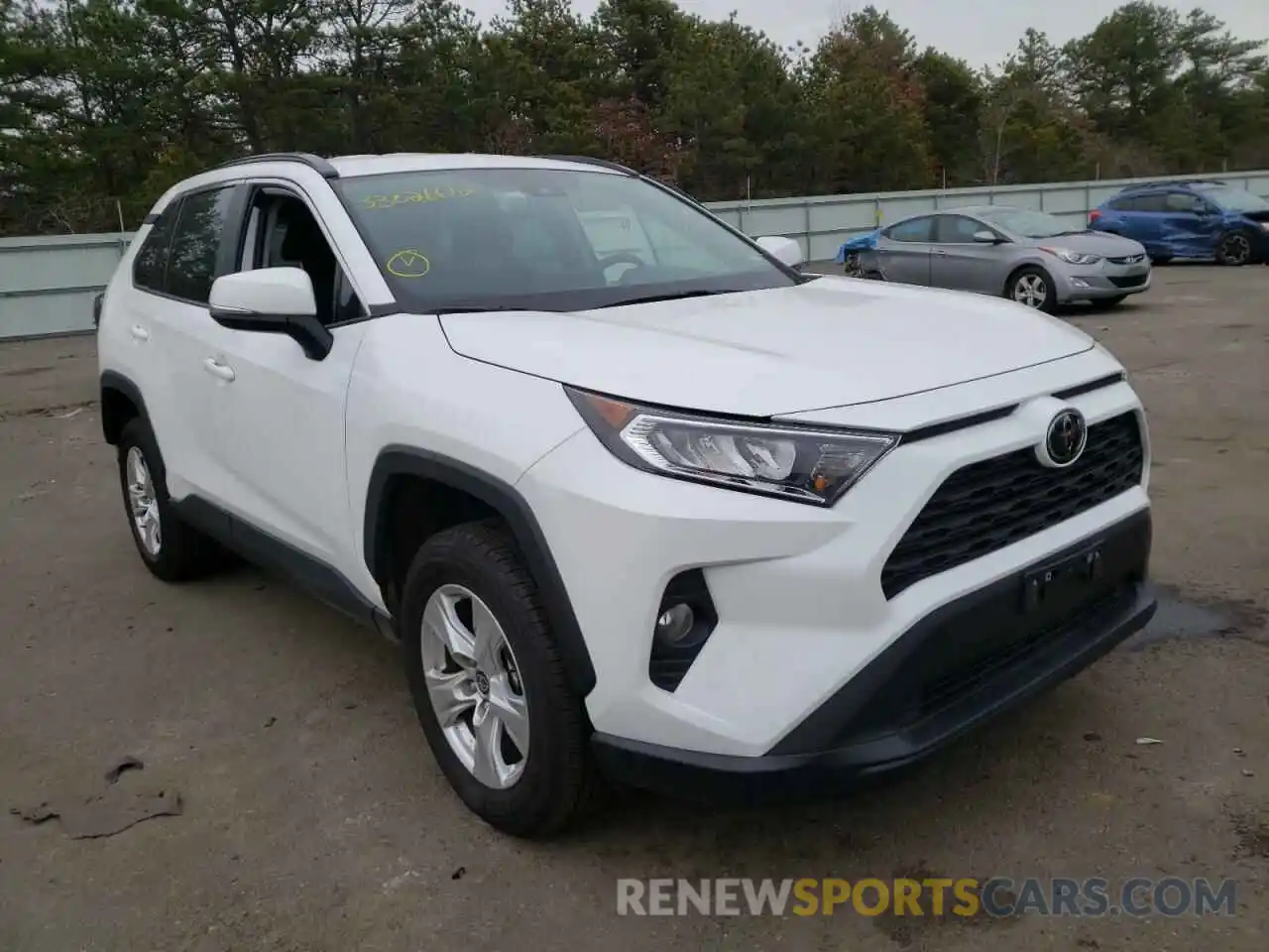 1 Photograph of a damaged car 2T3P1RFV4MW202876 TOYOTA RAV4 2021