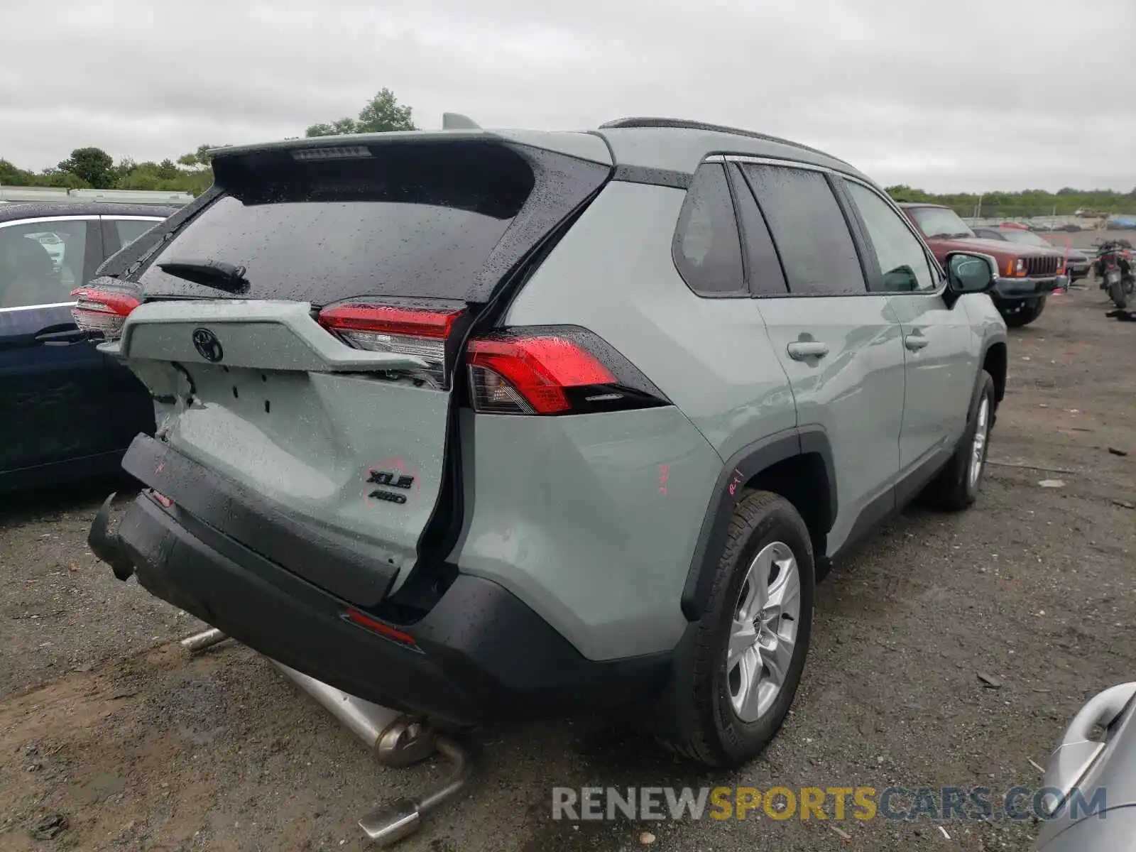 4 Photograph of a damaged car 2T3P1RFV4MW215370 TOYOTA RAV4 2021