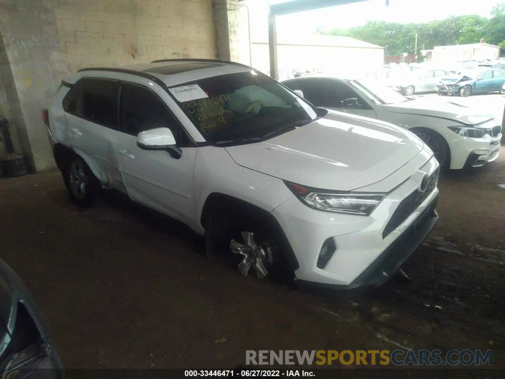 1 Фотография поврежденного автомобиля 2T3P1RFV4MW224084 TOYOTA RAV4 2021