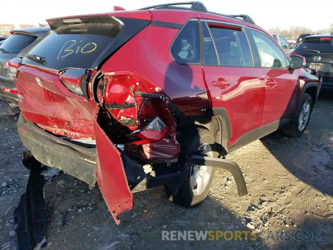 4 Photograph of a damaged car 2T3P1RFV4MW226711 TOYOTA RAV4 2021