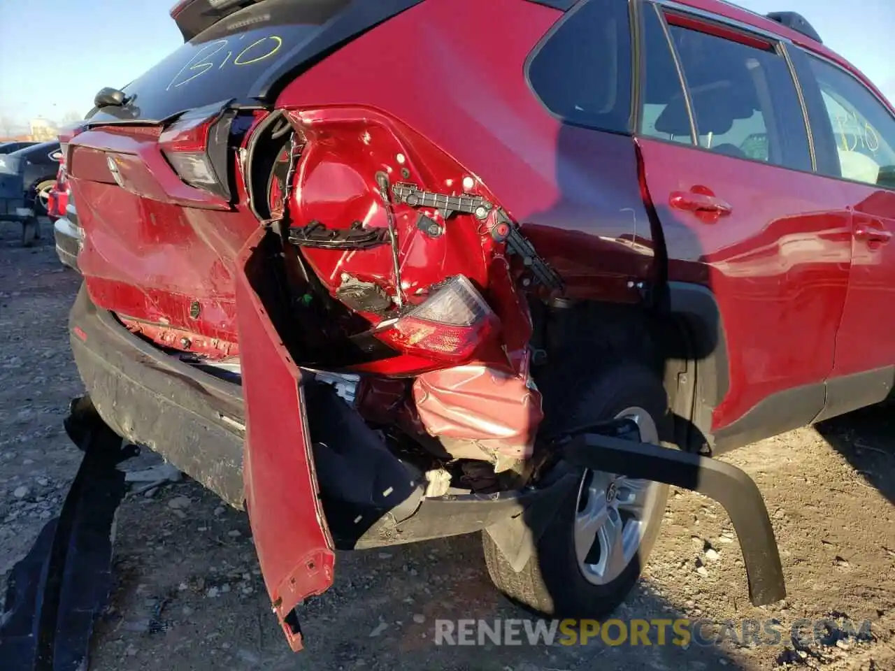 9 Photograph of a damaged car 2T3P1RFV4MW226711 TOYOTA RAV4 2021