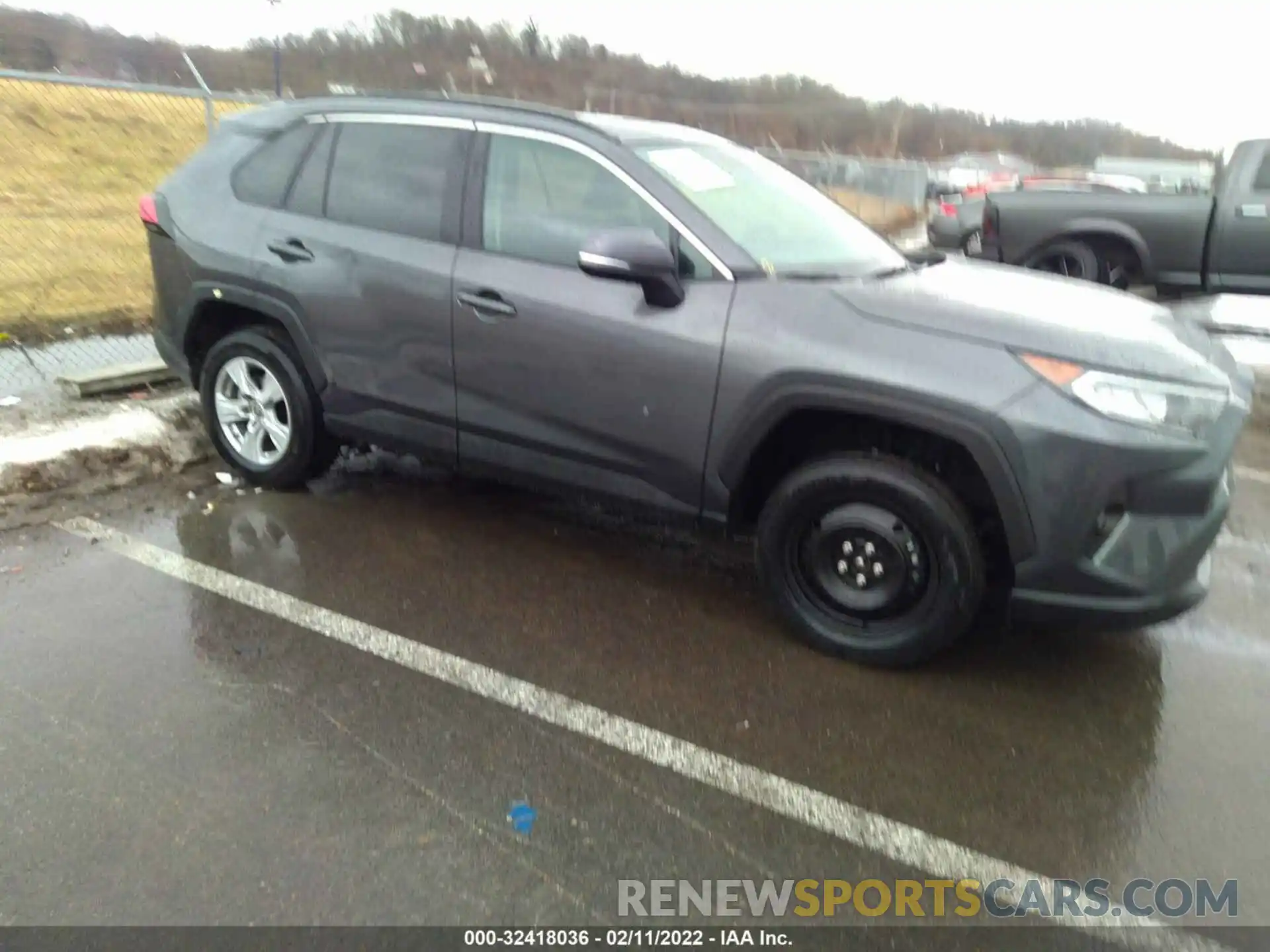 1 Photograph of a damaged car 2T3P1RFV4MW230497 TOYOTA RAV4 2021