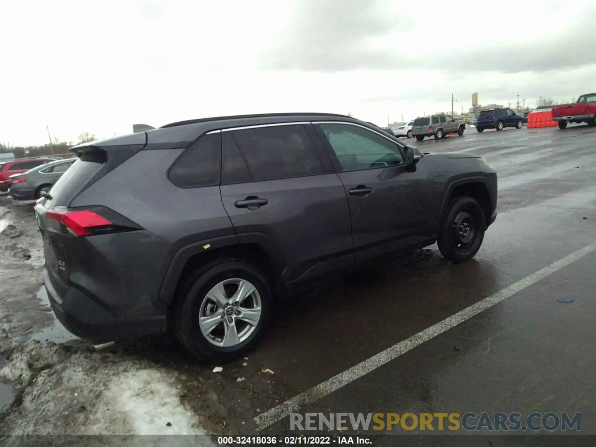 4 Photograph of a damaged car 2T3P1RFV4MW230497 TOYOTA RAV4 2021