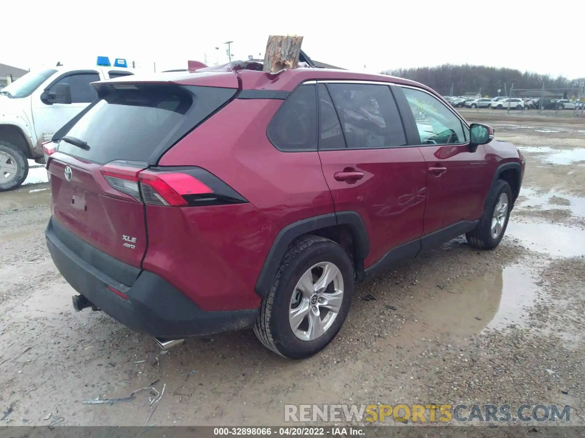 4 Photograph of a damaged car 2T3P1RFV4MW234808 TOYOTA RAV4 2021