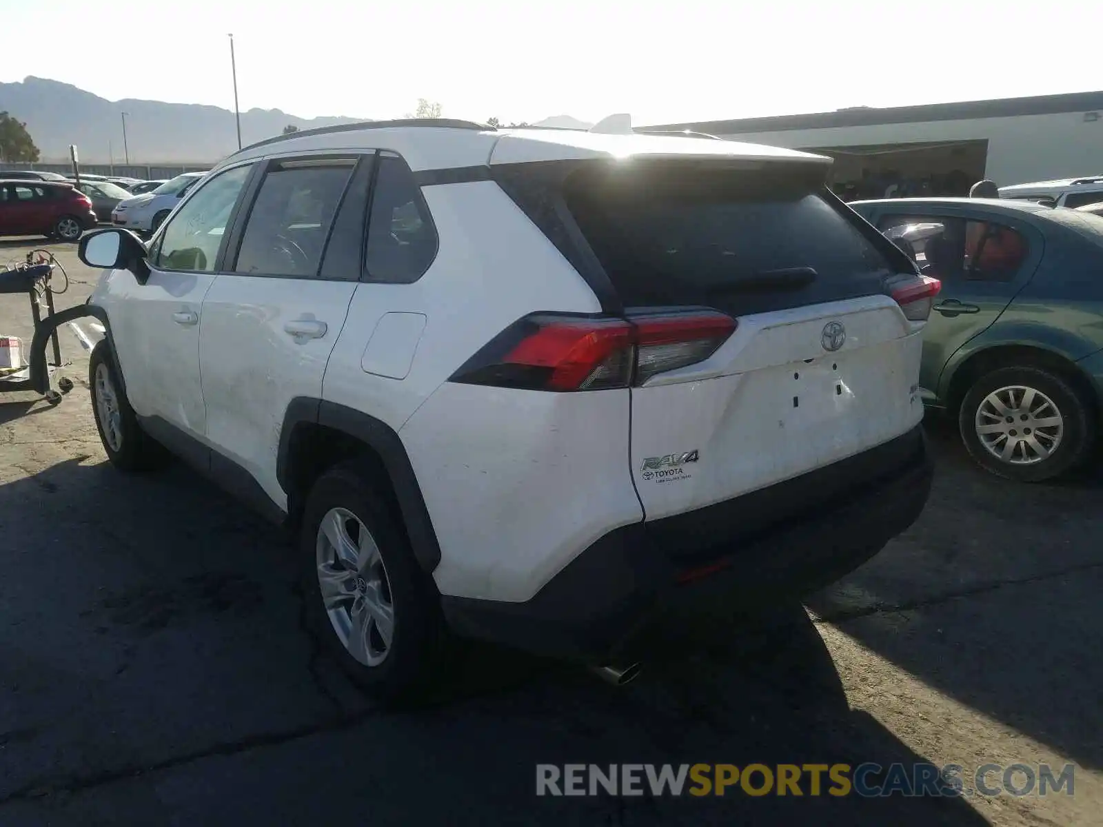 3 Фотография поврежденного автомобиля 2T3P1RFV5MC166455 TOYOTA RAV4 2021