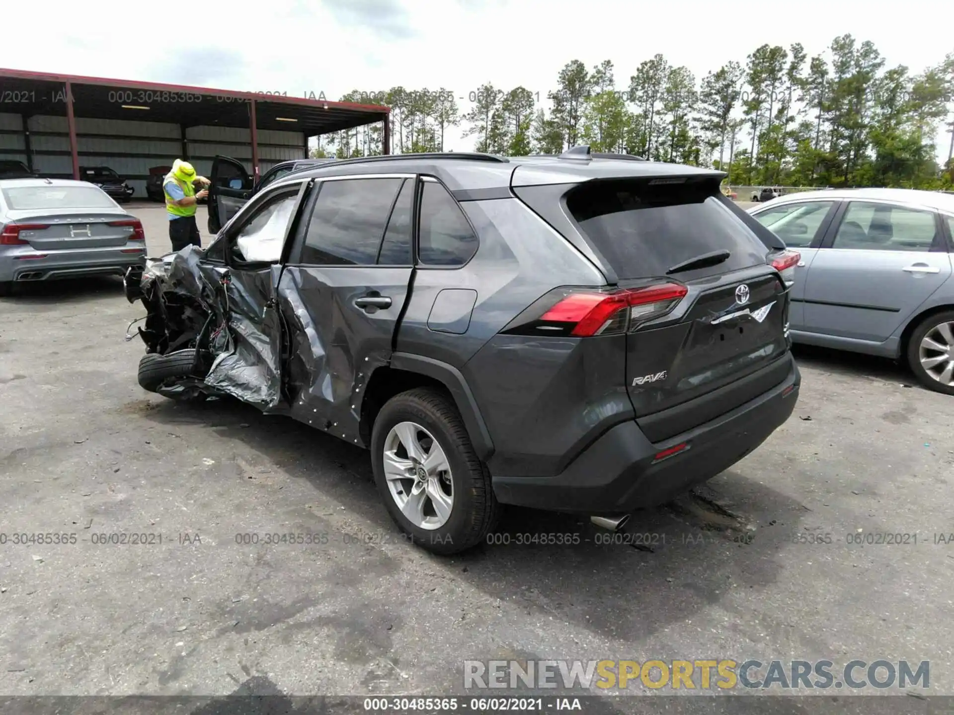 3 Фотография поврежденного автомобиля 2T3P1RFV5MC174541 TOYOTA RAV4 2021