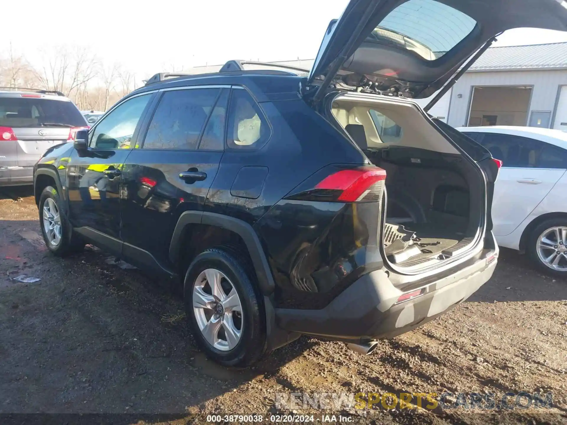 3 Photograph of a damaged car 2T3P1RFV5MC175785 TOYOTA RAV4 2021