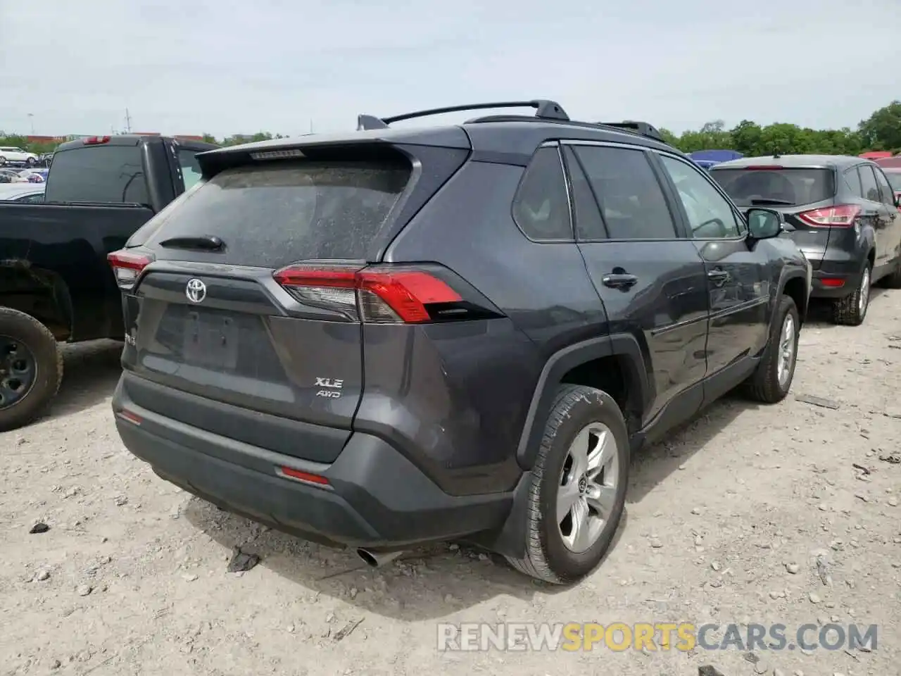 4 Photograph of a damaged car 2T3P1RFV5MC228680 TOYOTA RAV4 2021