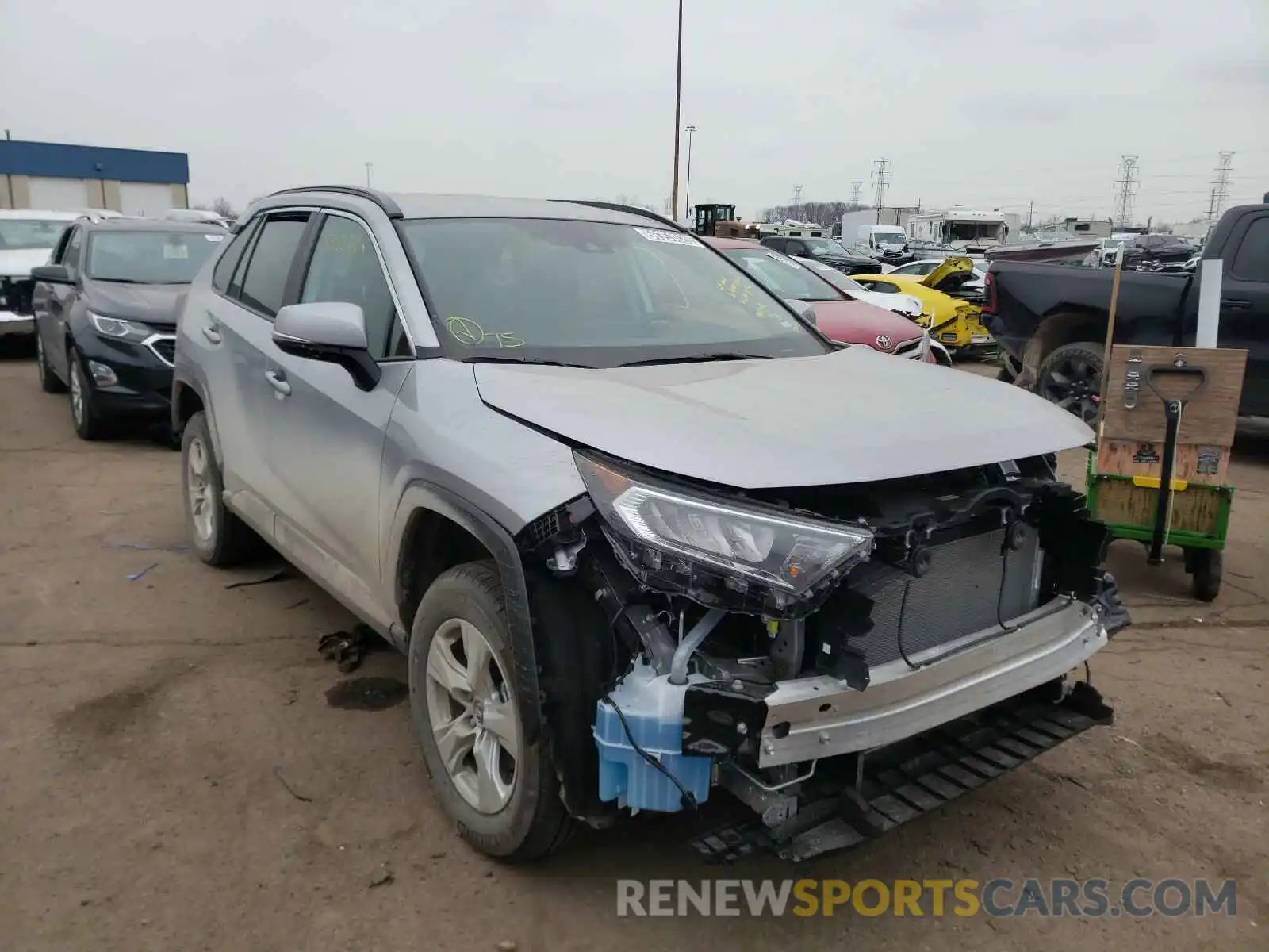 1 Photograph of a damaged car 2T3P1RFV5MW151551 TOYOTA RAV4 2021