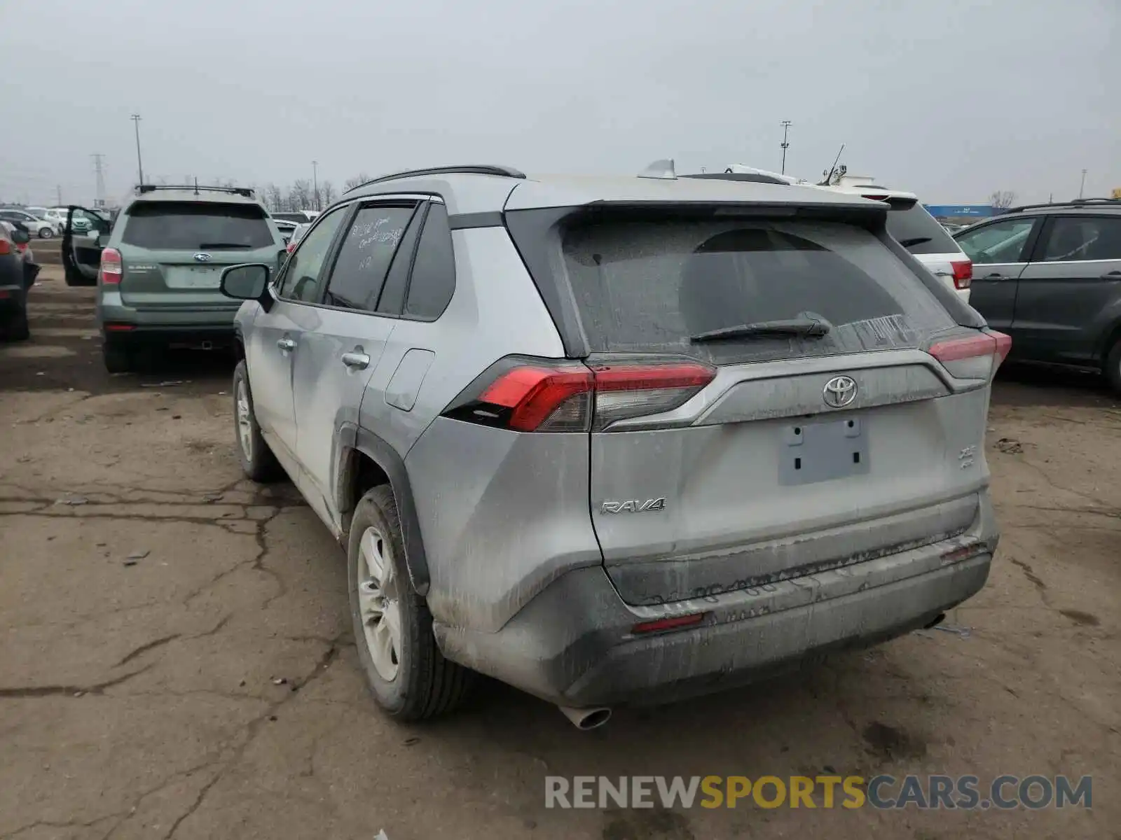 3 Photograph of a damaged car 2T3P1RFV5MW151551 TOYOTA RAV4 2021