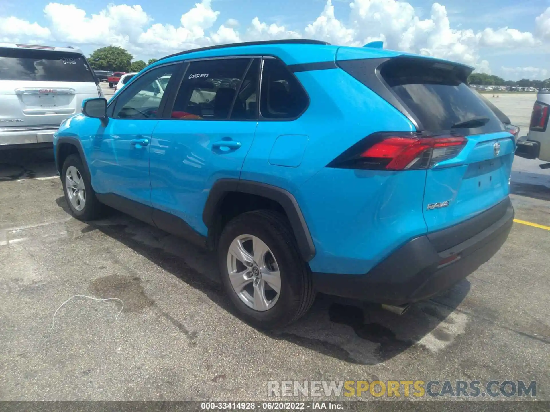 3 Photograph of a damaged car 2T3P1RFV5MW157513 TOYOTA RAV4 2021