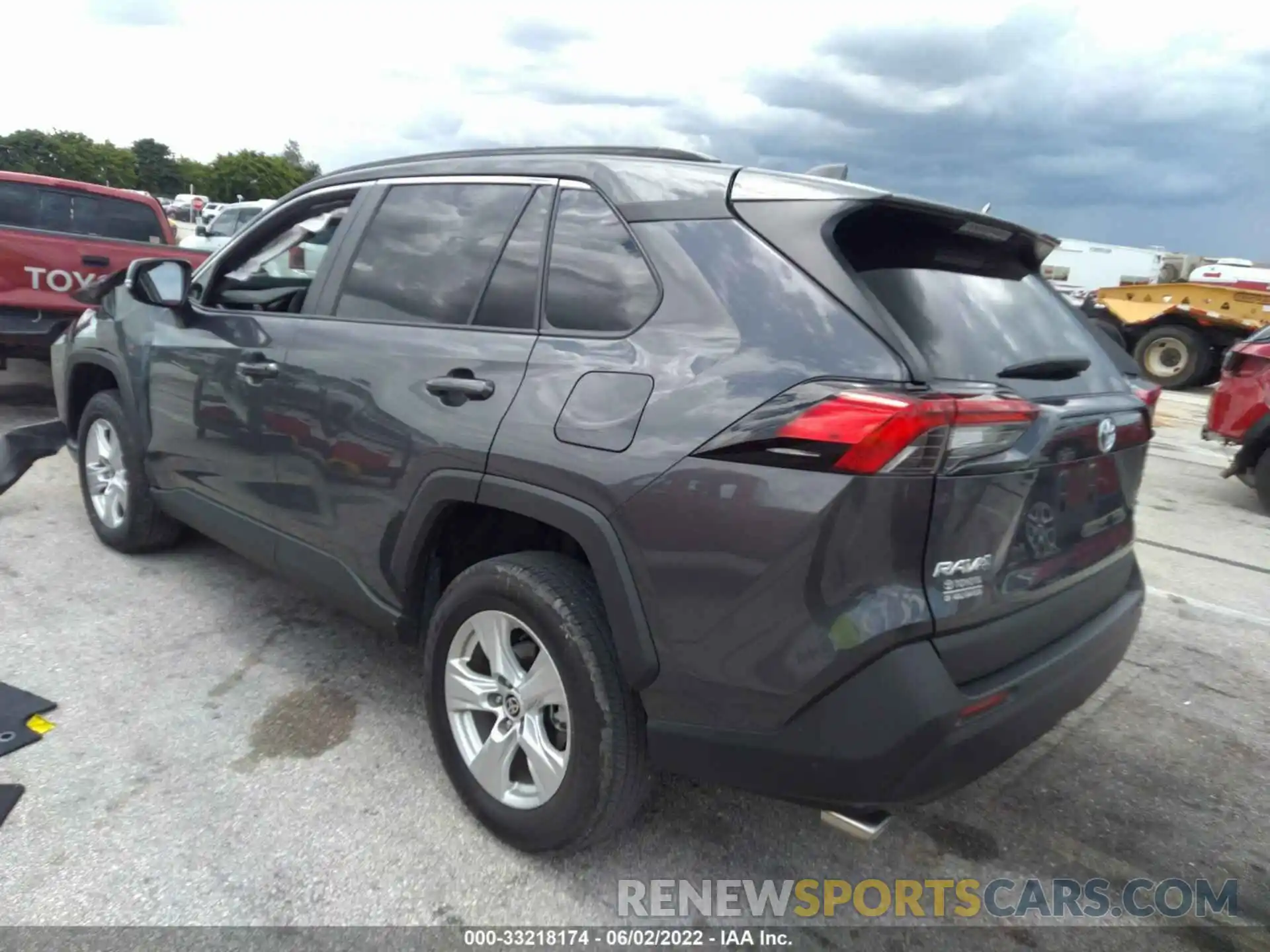 3 Photograph of a damaged car 2T3P1RFV5MW178720 TOYOTA RAV4 2021