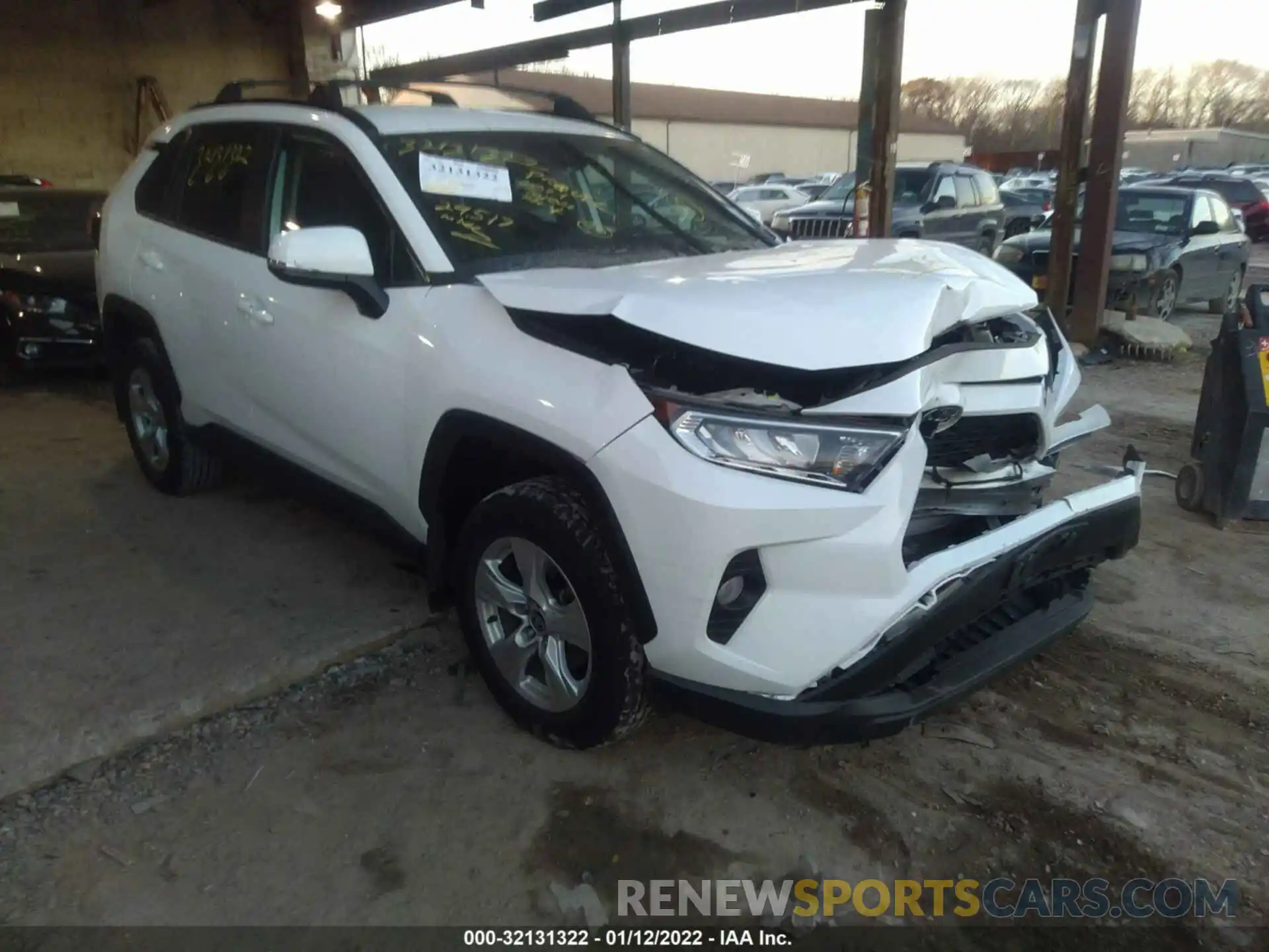 1 Photograph of a damaged car 2T3P1RFV5MW184727 TOYOTA RAV4 2021