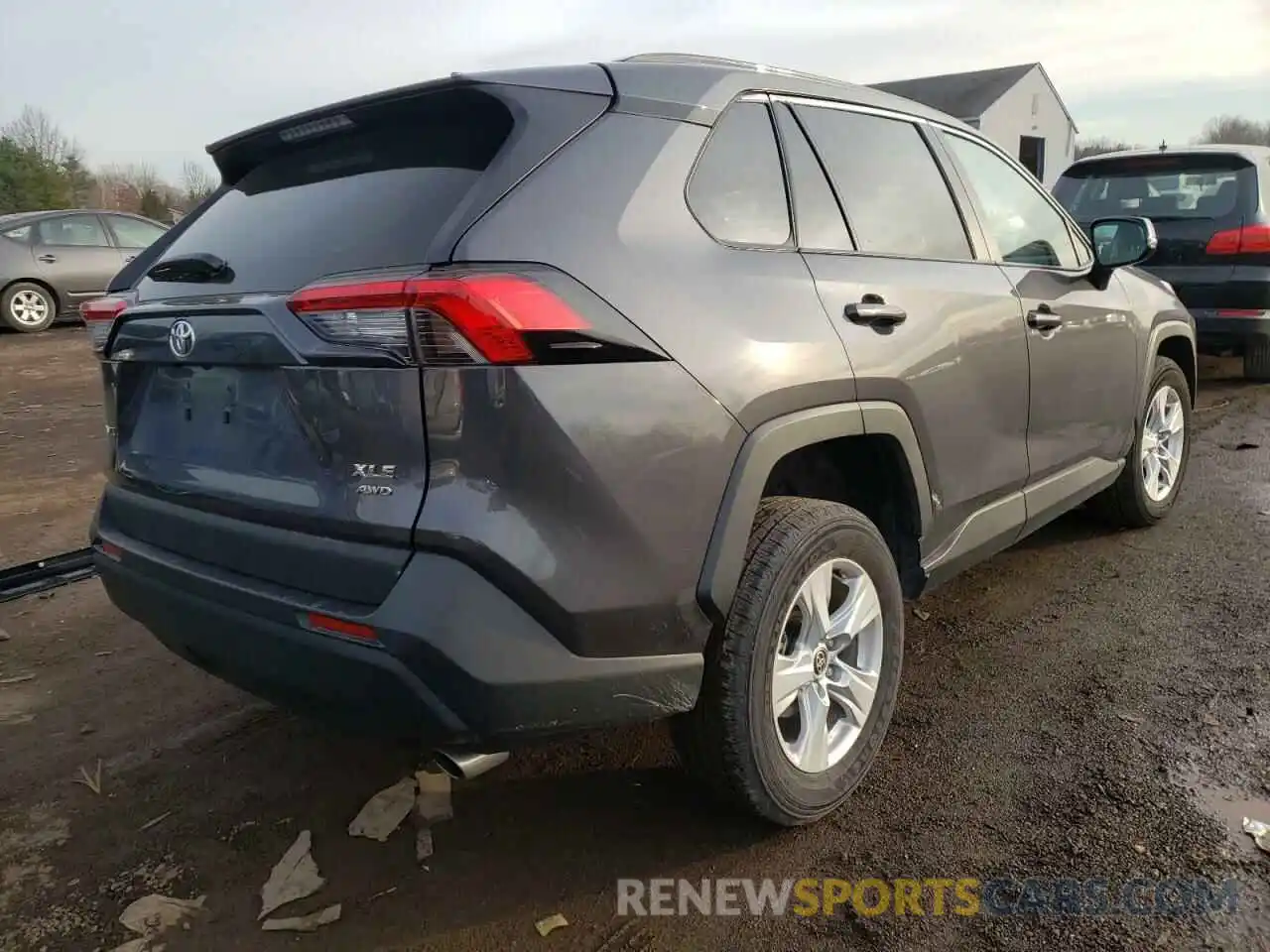 4 Photograph of a damaged car 2T3P1RFV5MW186784 TOYOTA RAV4 2021