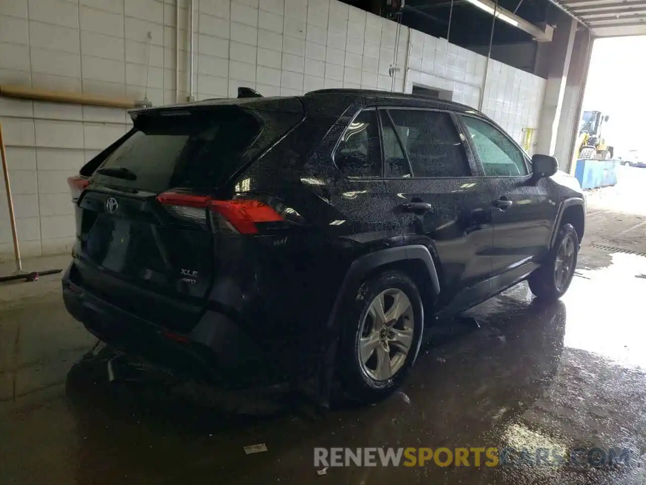 4 Photograph of a damaged car 2T3P1RFV5MW188079 TOYOTA RAV4 2021