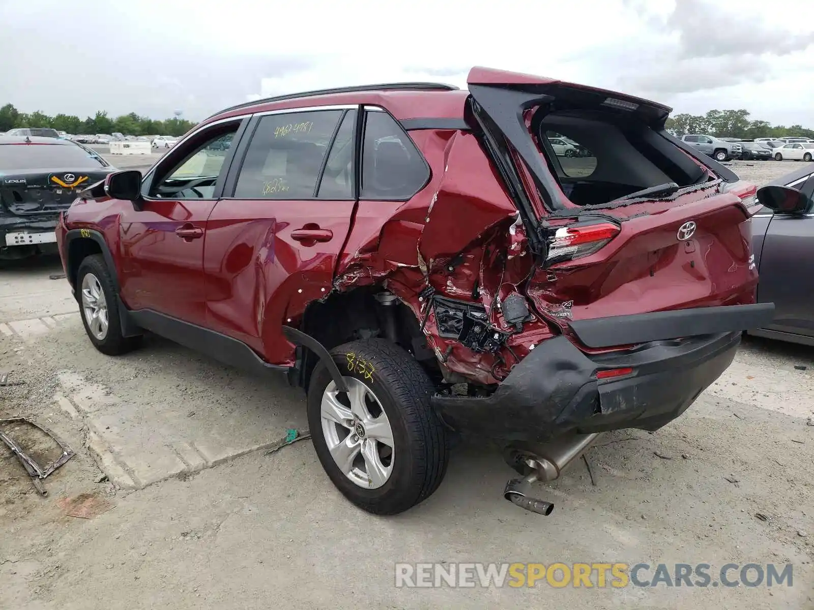 3 Photograph of a damaged car 2T3P1RFV5MW190706 TOYOTA RAV4 2021