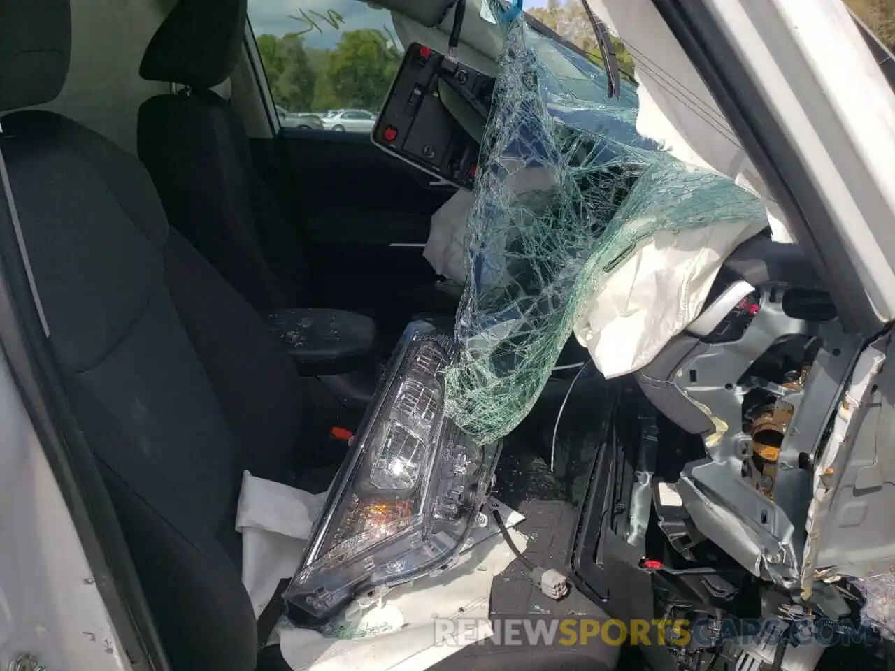 5 Photograph of a damaged car 2T3P1RFV5MW196053 TOYOTA RAV4 2021