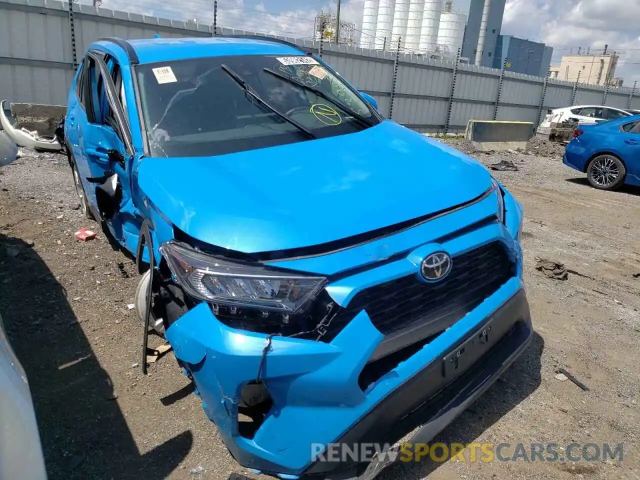 1 Photograph of a damaged car 2T3P1RFV5MW212011 TOYOTA RAV4 2021