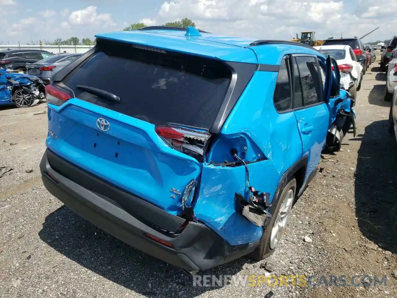 4 Photograph of a damaged car 2T3P1RFV5MW212011 TOYOTA RAV4 2021