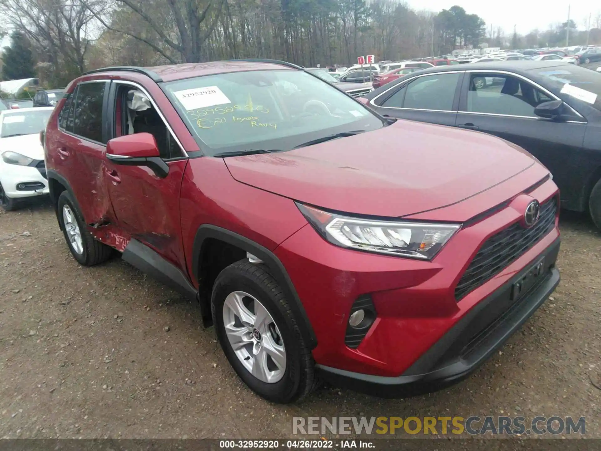 1 Photograph of a damaged car 2T3P1RFV5MW216902 TOYOTA RAV4 2021