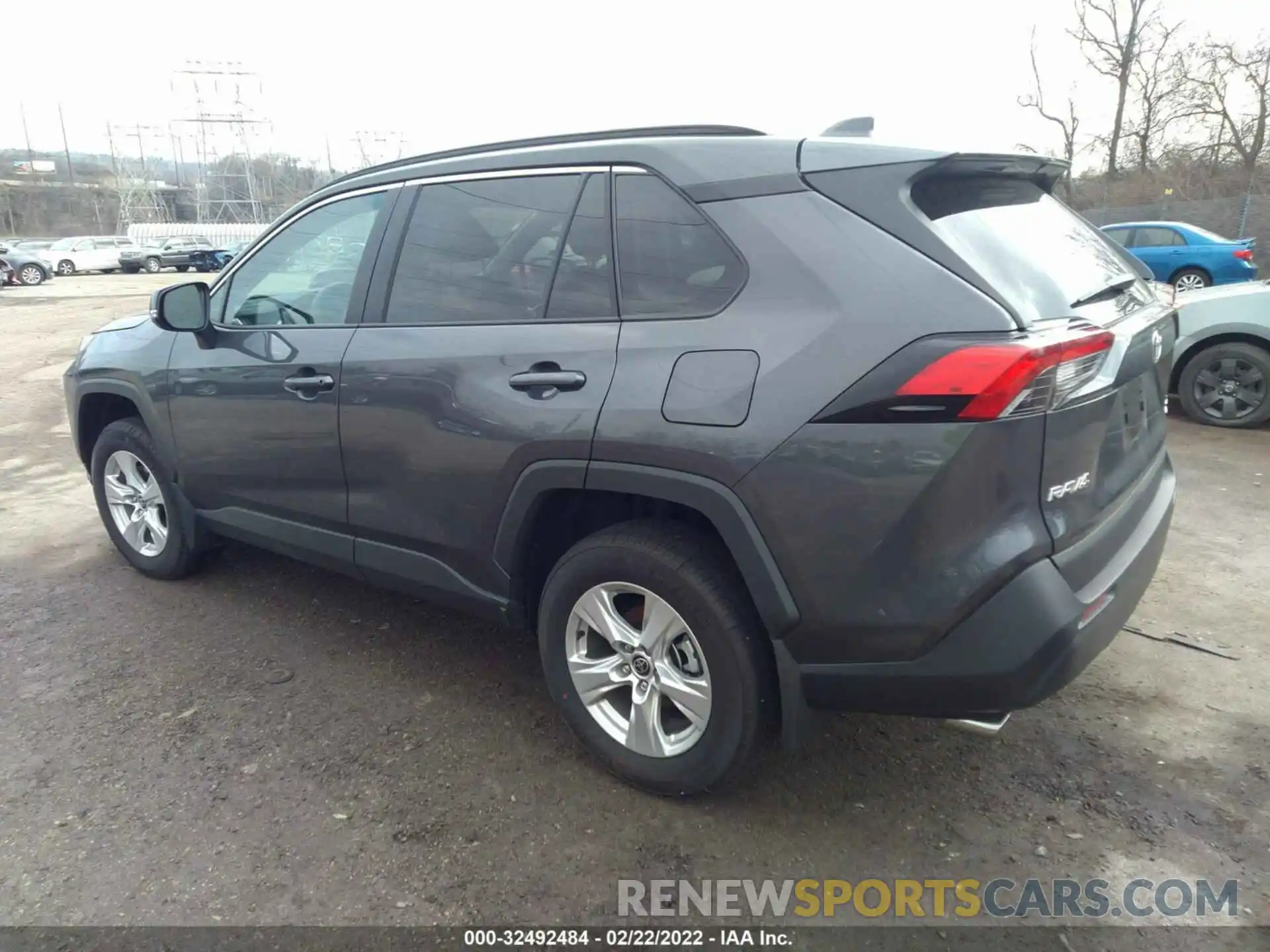 3 Photograph of a damaged car 2T3P1RFV5MW227964 TOYOTA RAV4 2021