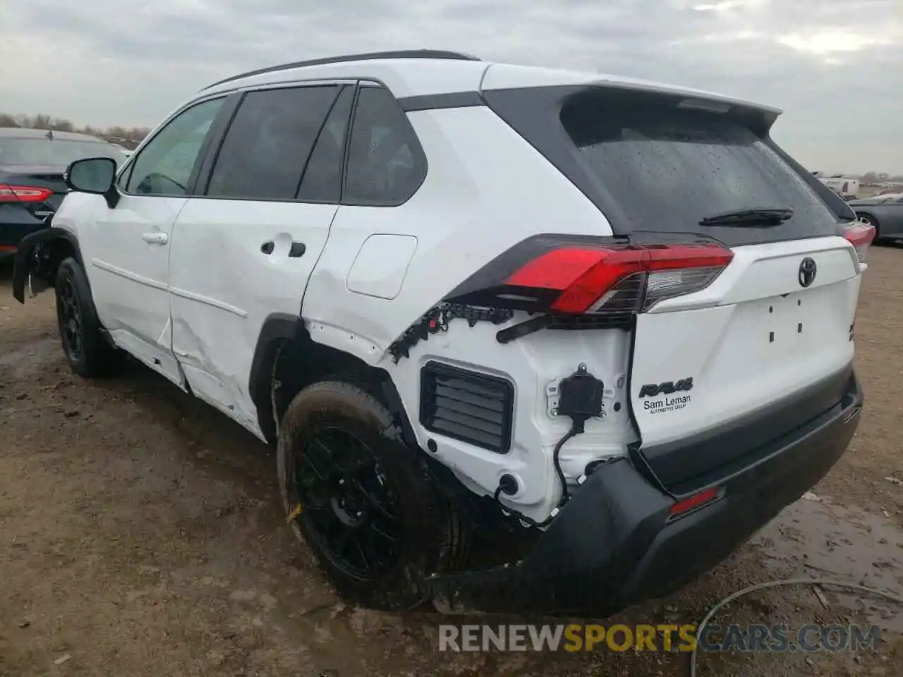 3 Photograph of a damaged car 2T3P1RFV5MW242982 TOYOTA RAV4 2021