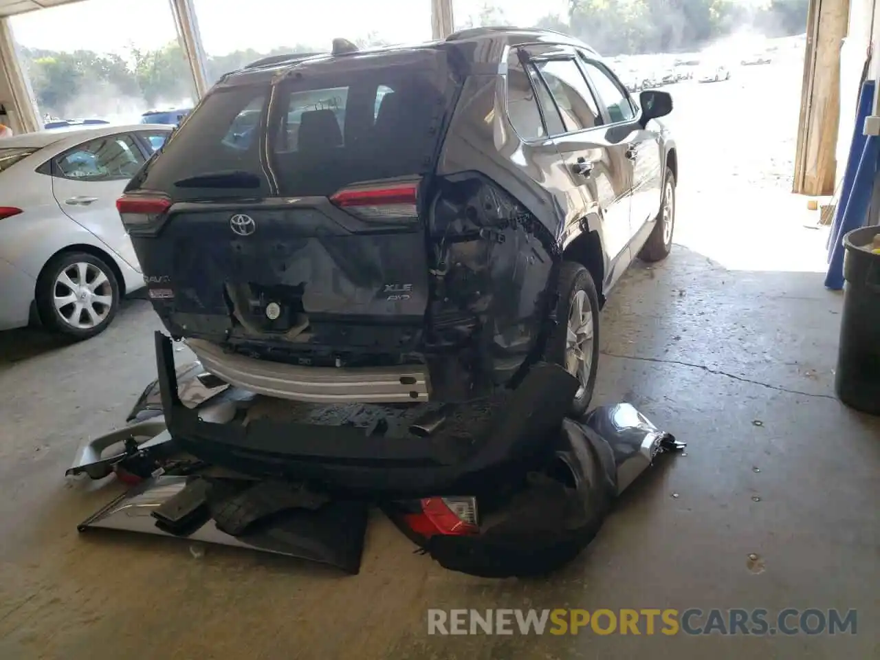 4 Photograph of a damaged car 2T3P1RFV5MW244988 TOYOTA RAV4 2021