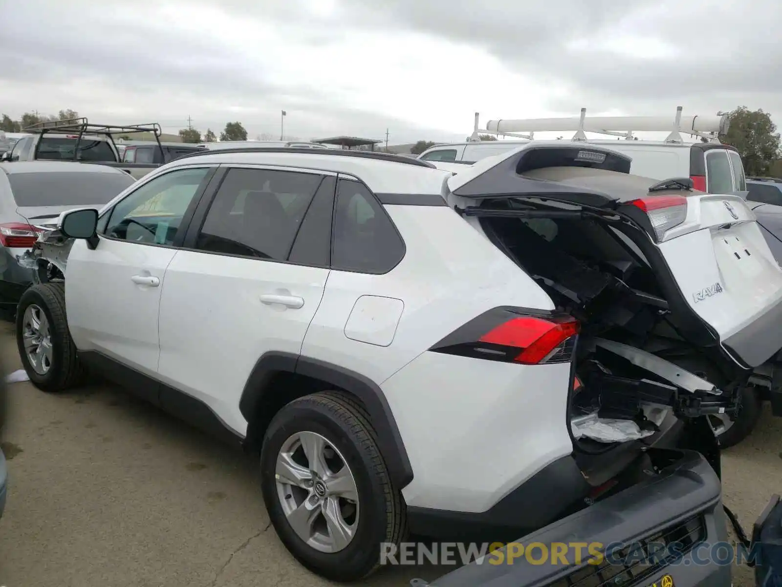 3 Photograph of a damaged car 2T3P1RFV6MC151480 TOYOTA RAV4 2021