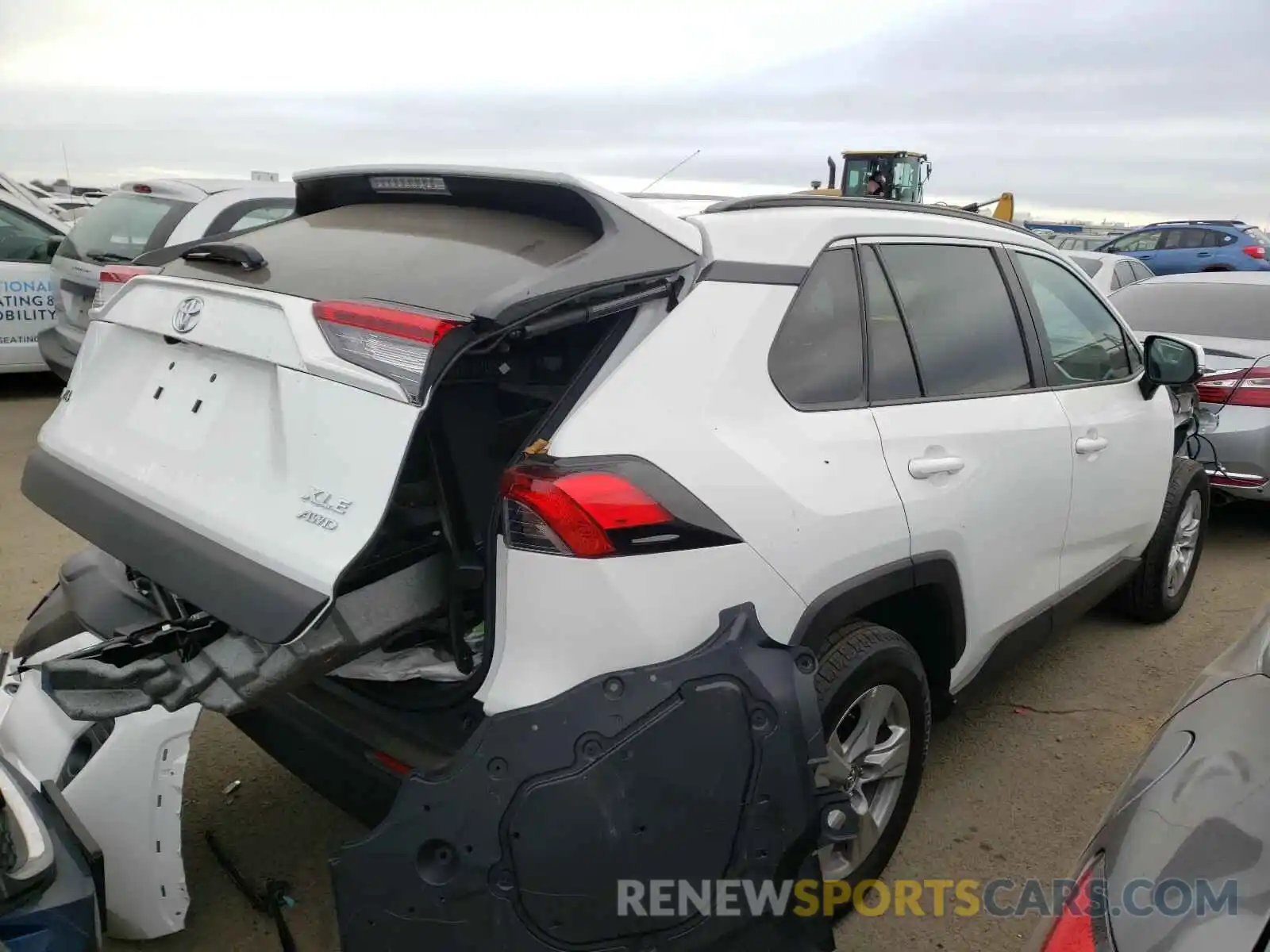 4 Photograph of a damaged car 2T3P1RFV6MC151480 TOYOTA RAV4 2021