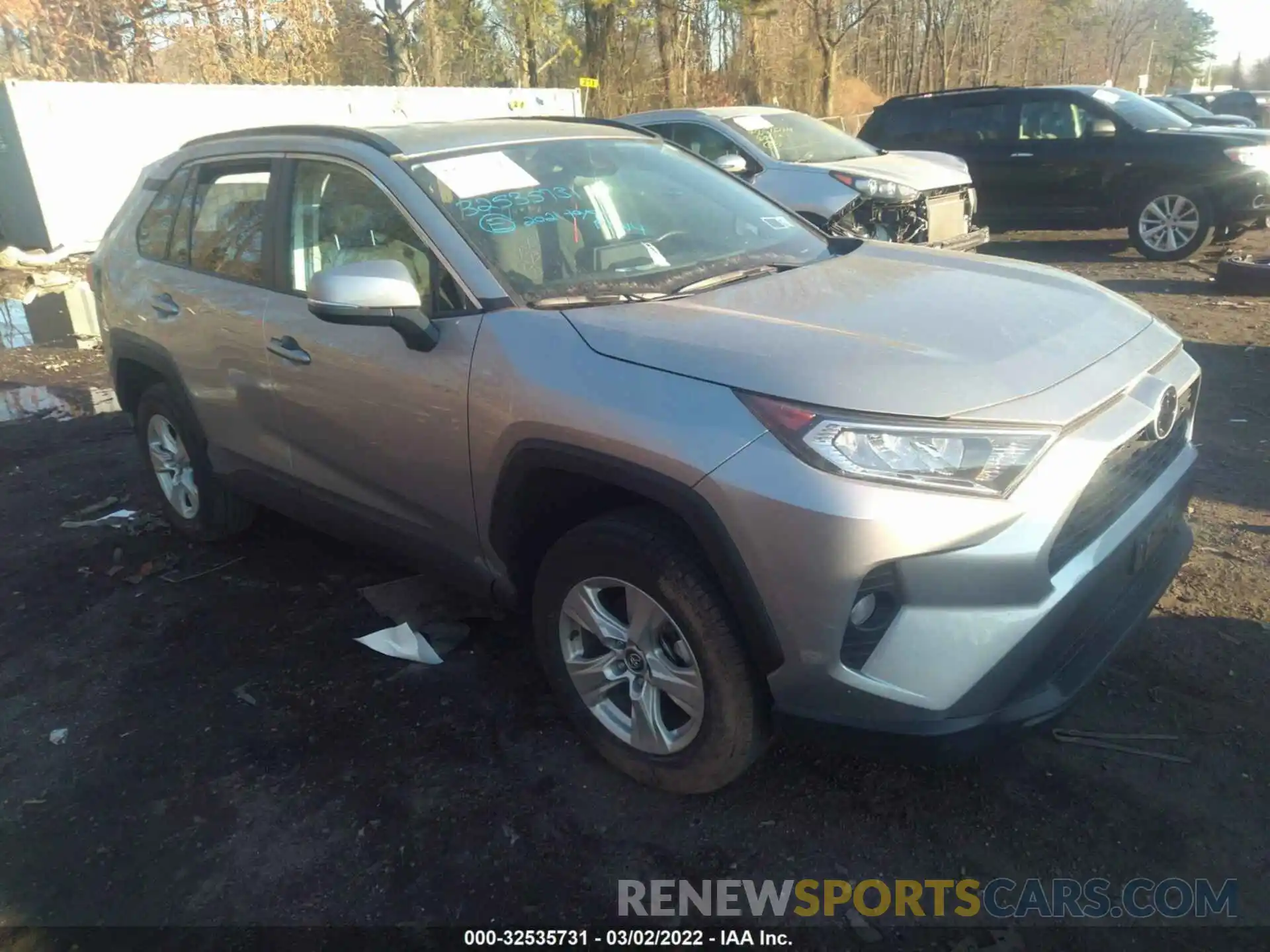 1 Photograph of a damaged car 2T3P1RFV6MC156663 TOYOTA RAV4 2021