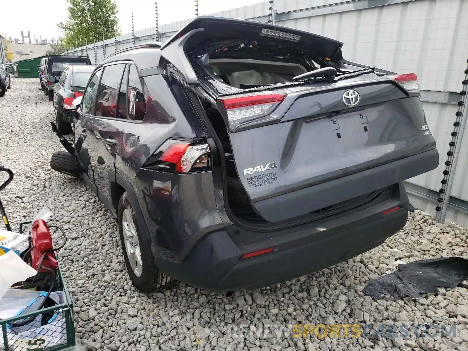 3 Фотография поврежденного автомобиля 2T3P1RFV6MC159272 TOYOTA RAV4 2021