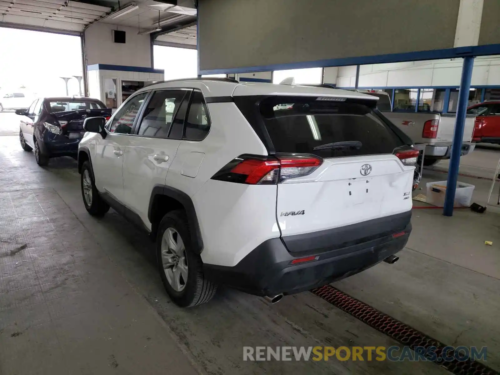 3 Фотография поврежденного автомобиля 2T3P1RFV6MC164858 TOYOTA RAV4 2021