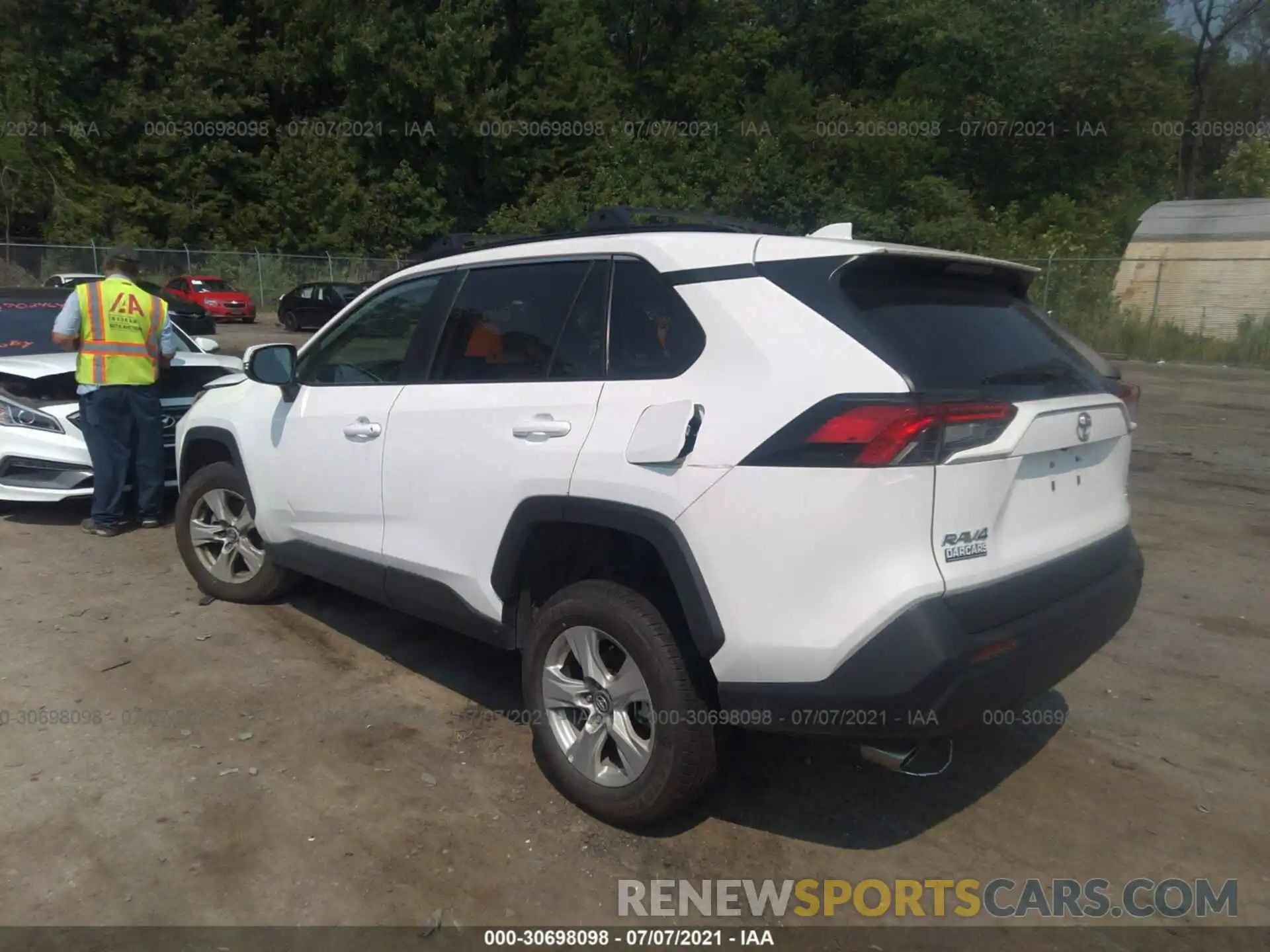 3 Фотография поврежденного автомобиля 2T3P1RFV6MC167985 TOYOTA RAV4 2021