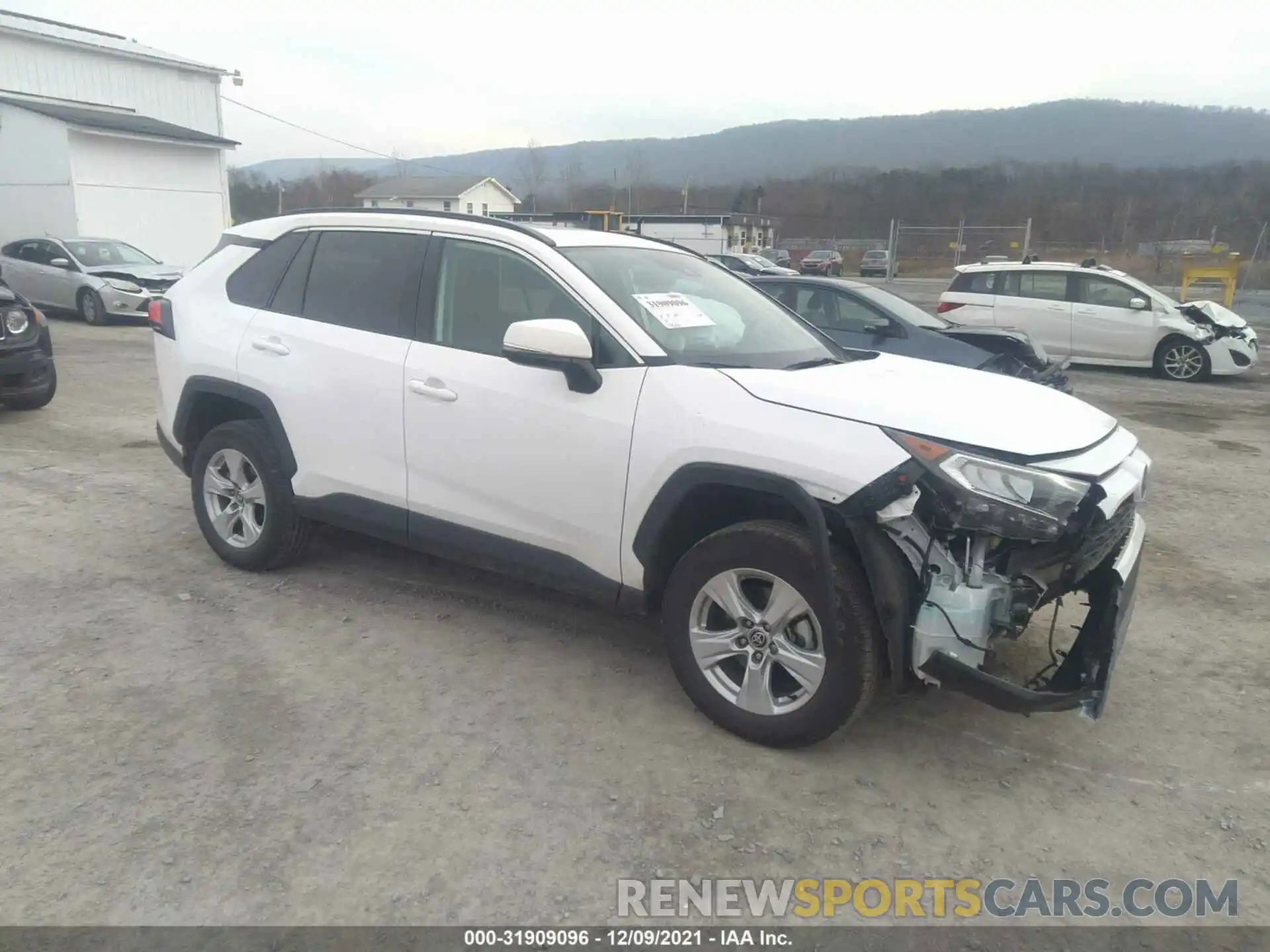 1 Photograph of a damaged car 2T3P1RFV6MC171292 TOYOTA RAV4 2021