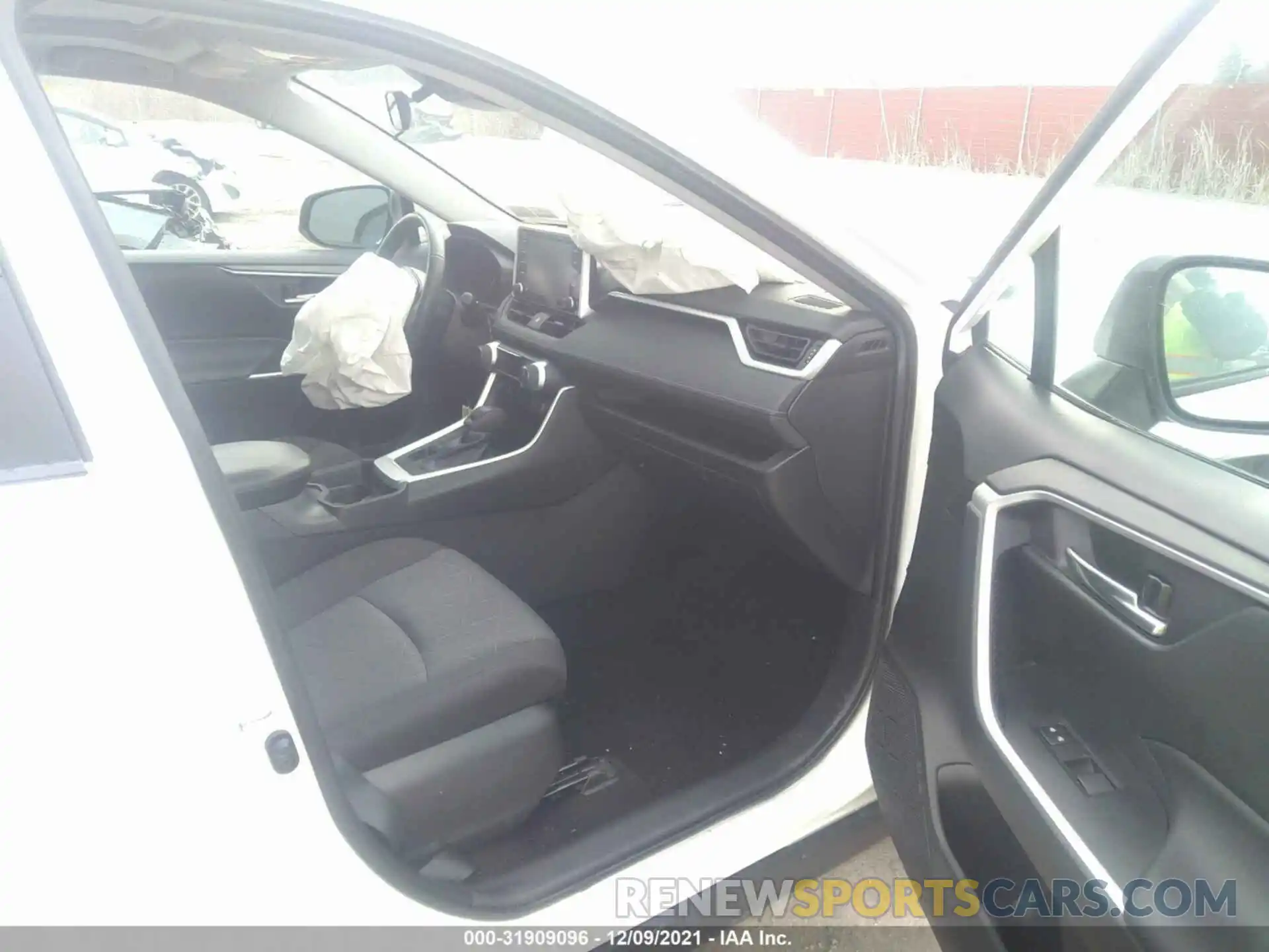 5 Фотография поврежденного автомобиля 2T3P1RFV6MC171292 TOYOTA RAV4 2021