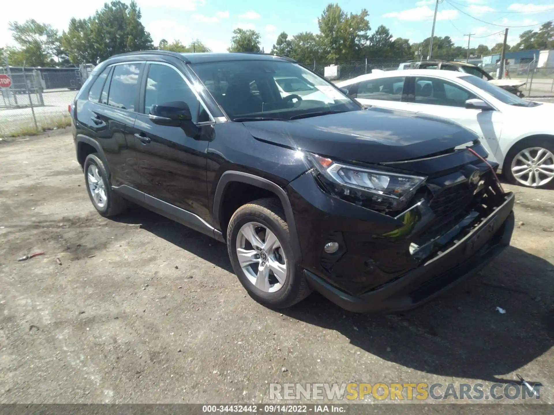 1 Photograph of a damaged car 2T3P1RFV6MC179618 TOYOTA RAV4 2021